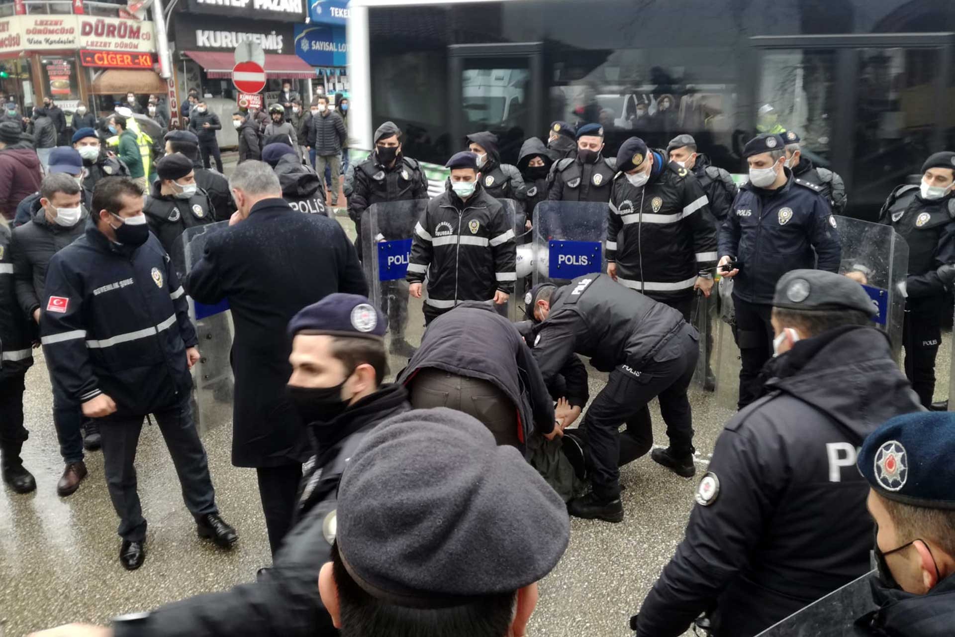 Bursa'da Boğaziçi eylemlerine destek açıklamasında gözaltı