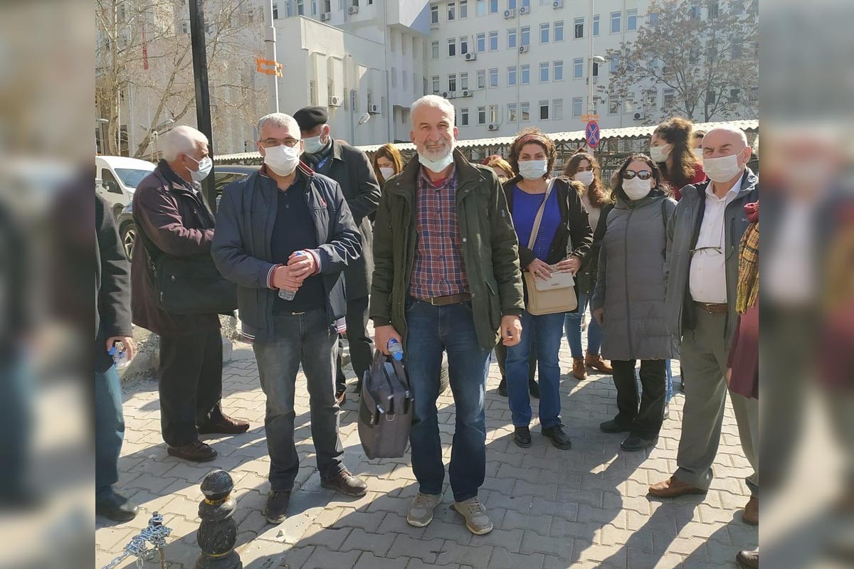 Nejdet Bali serbest bırakıldıktan sonra arkadaşlarıyla