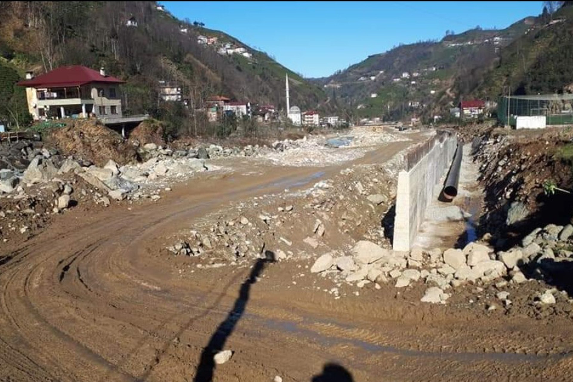 Rize Güneysu'daki HES inşaatından çekilen bir fotoğraf.