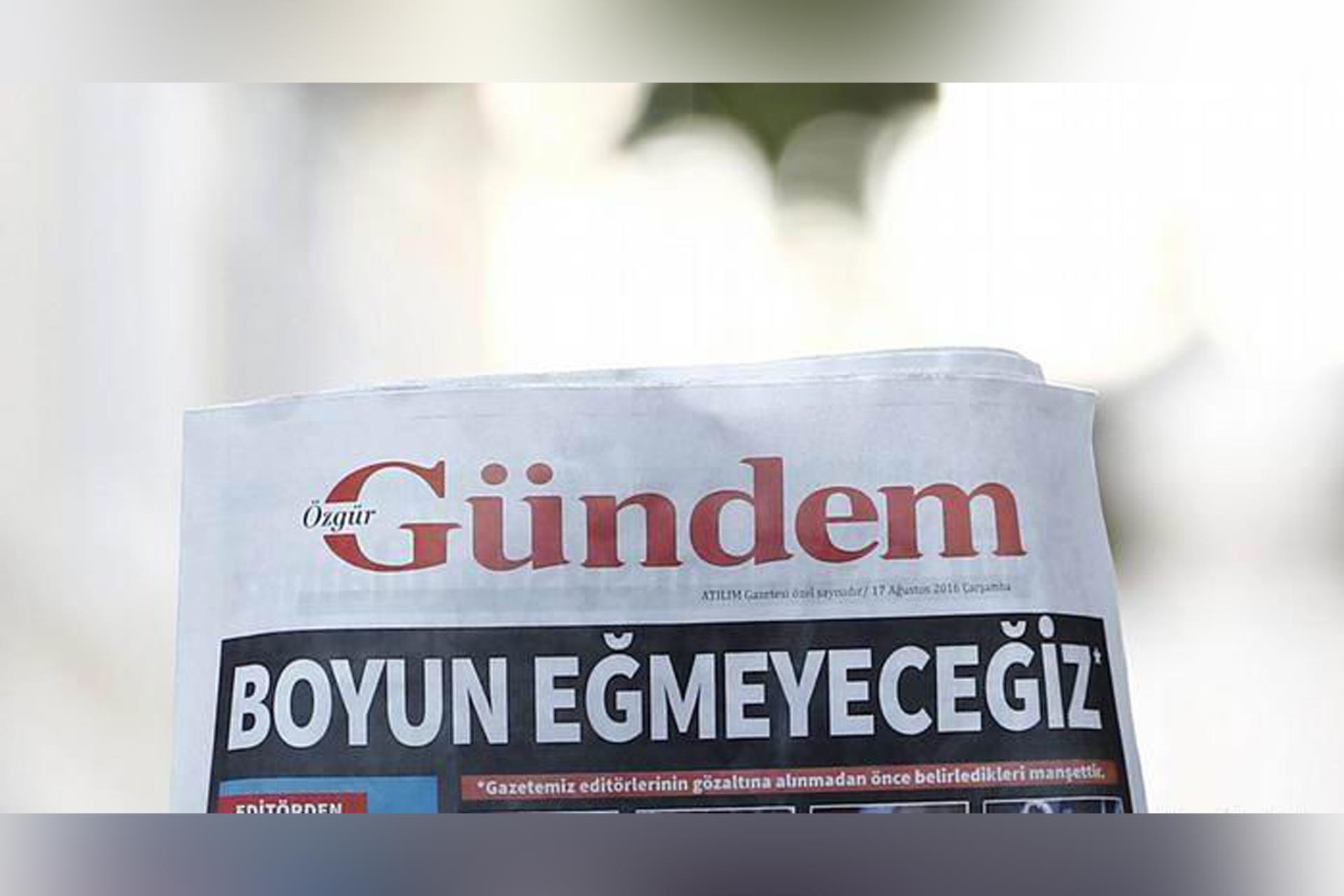 Özgür Gündem davasında 3 gazeteciye hapis cezası verildi