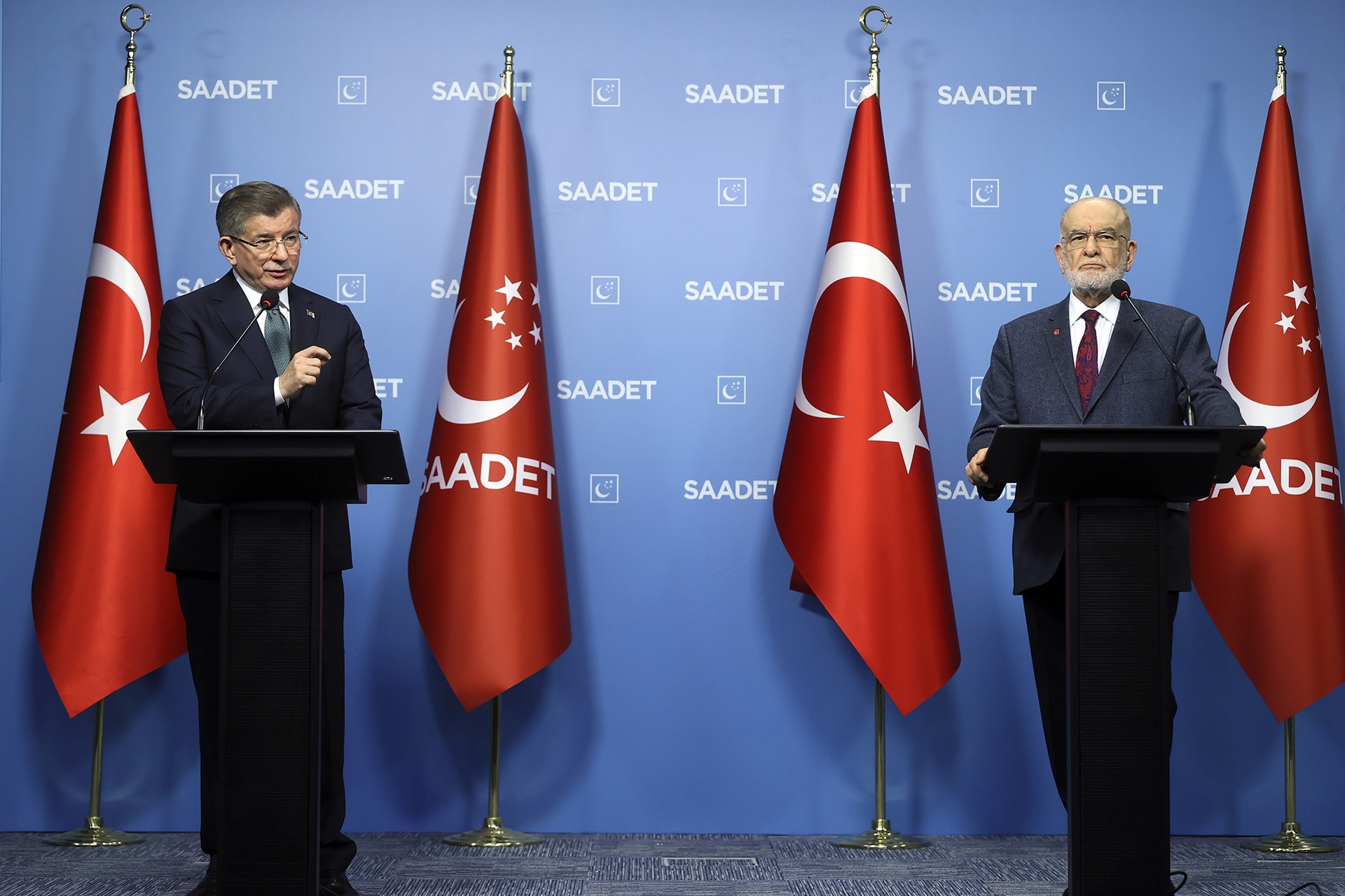 Ahmet Davutoğlu ve Temel Karamollaoğlu