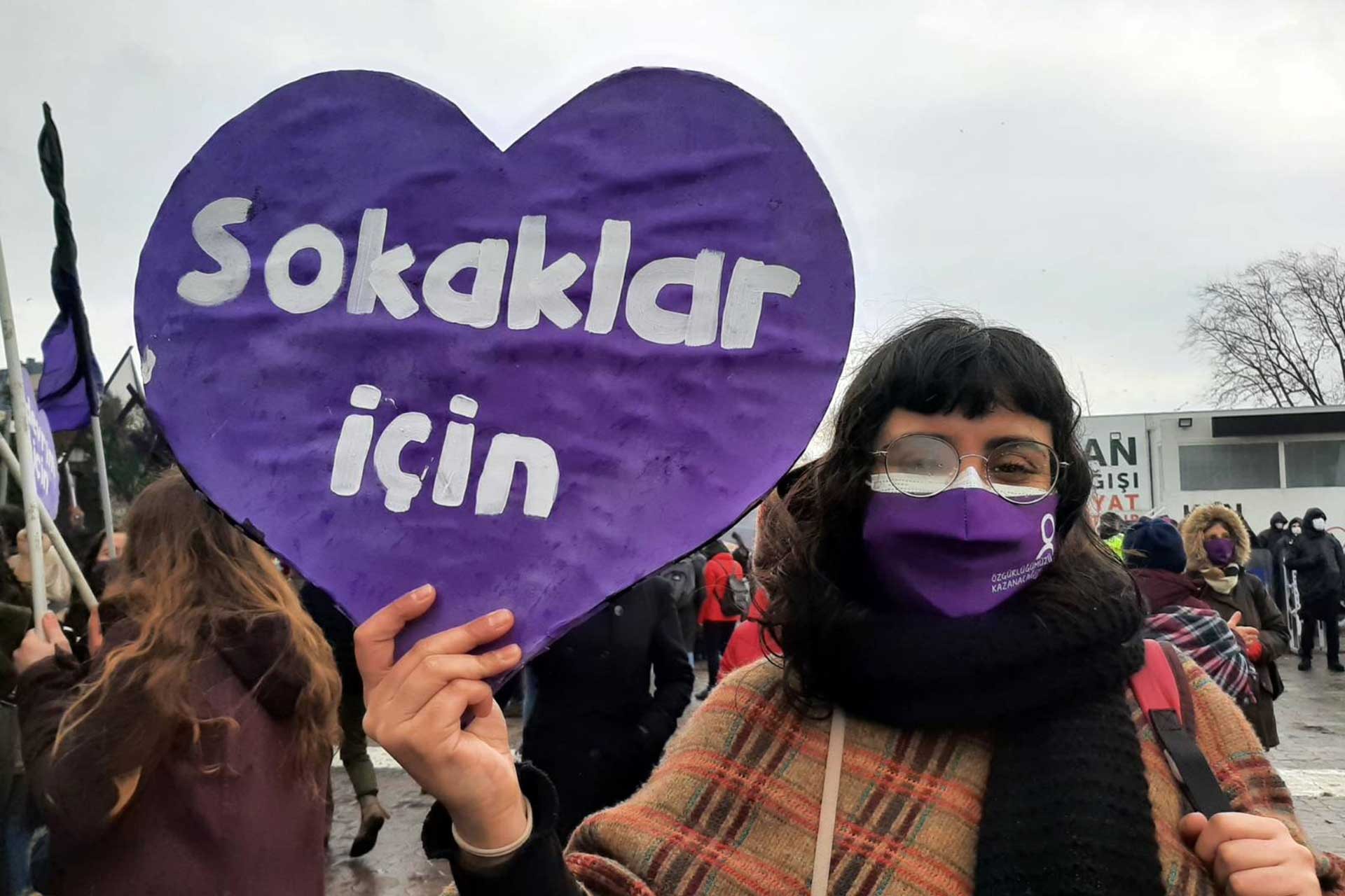 8 mart, sokaklar için dövizi