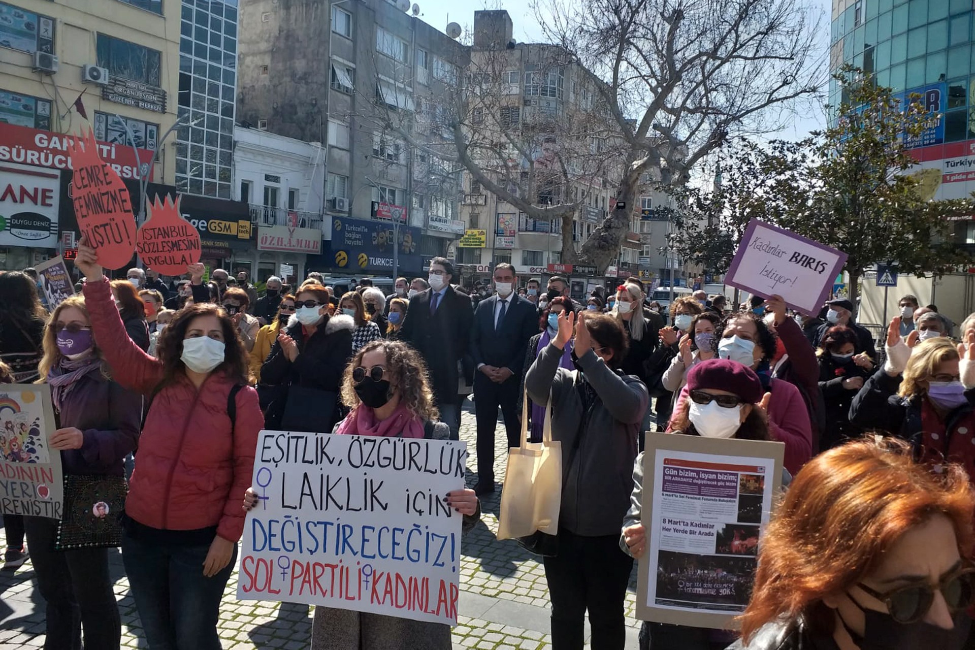 Pendik'te kadınlar yürüdü