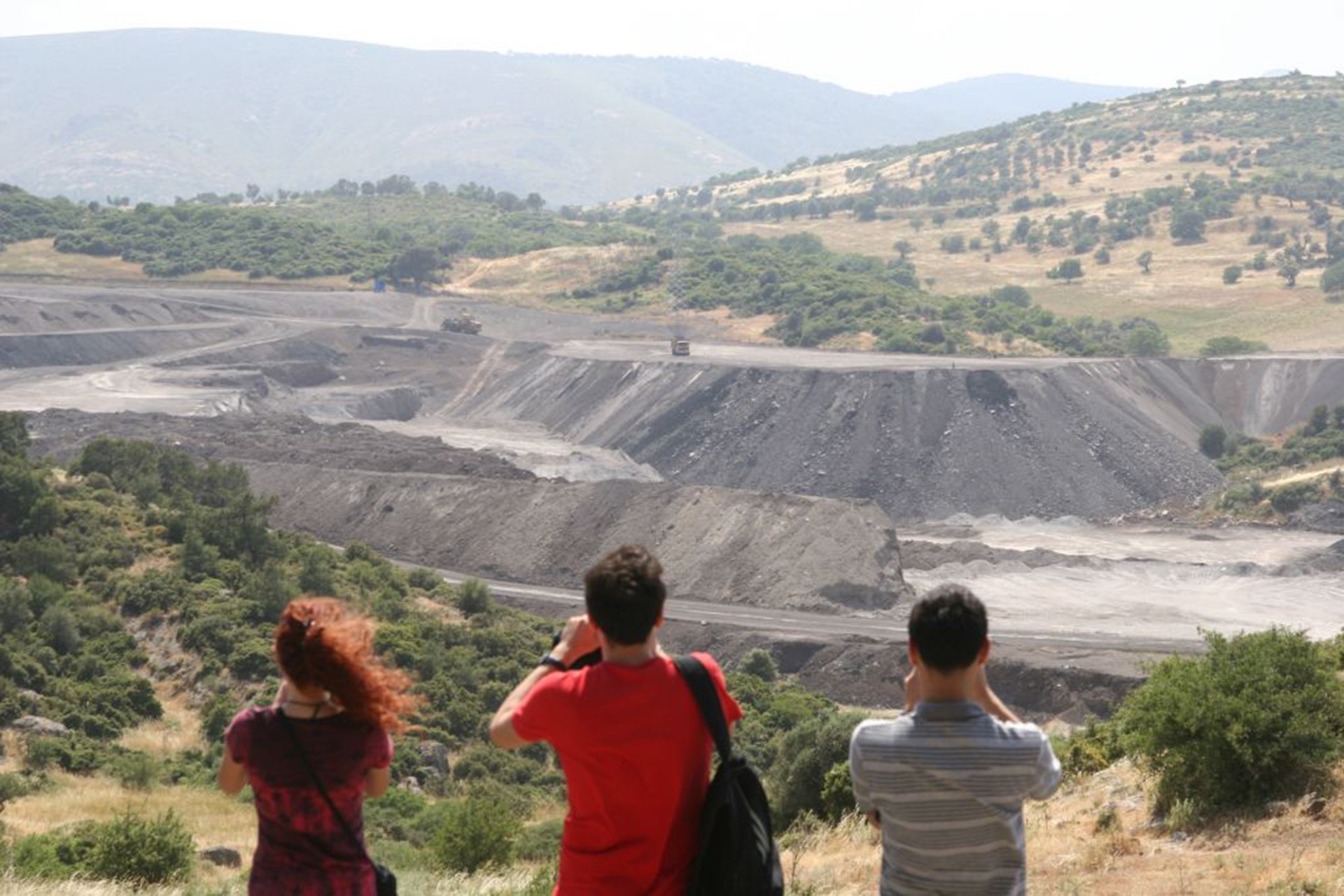 Foça'daki cüruf atık alanı.