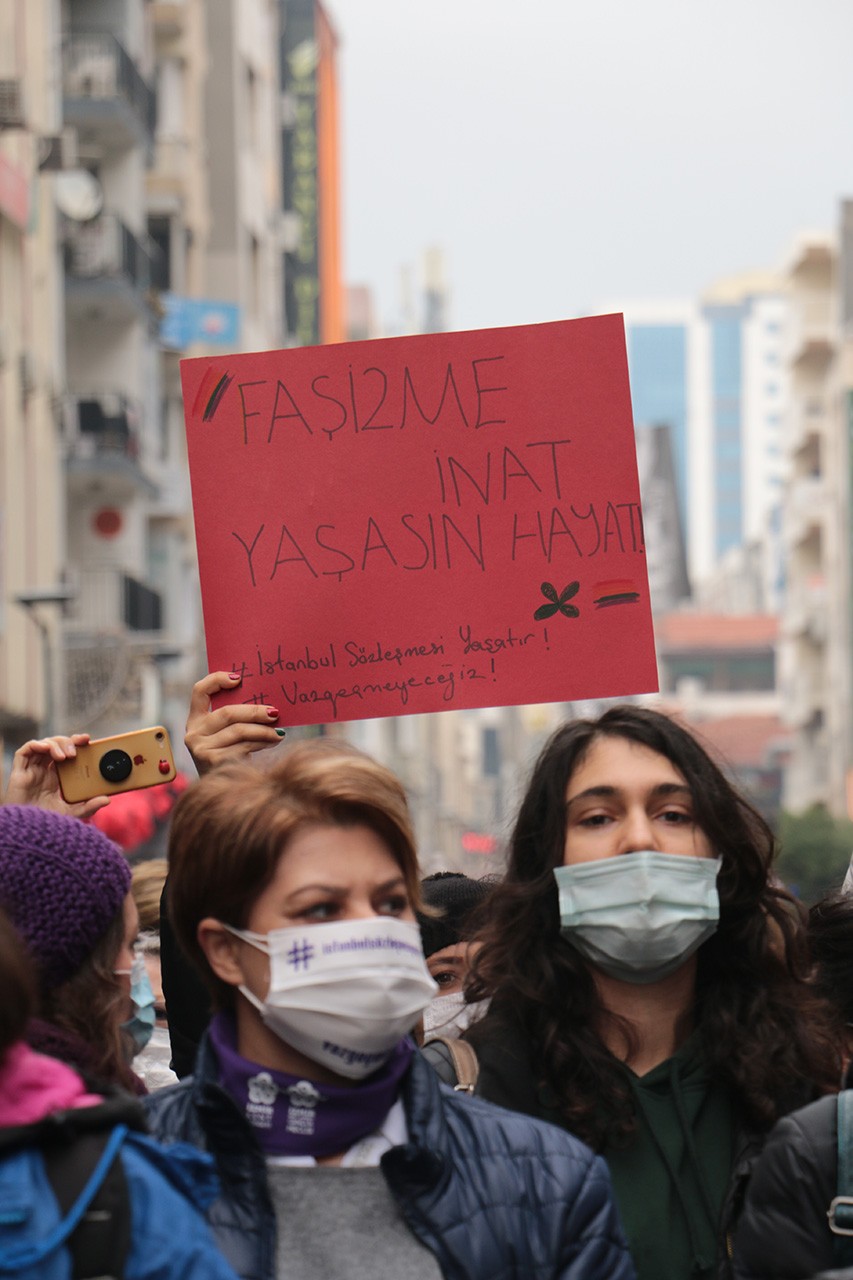 İzmir'de kadınlar yürüdü