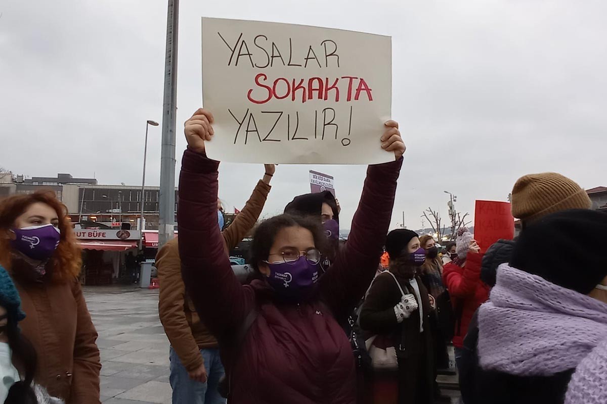 Beşiktaş'ta İstanbul Sözleşmesi eylemi