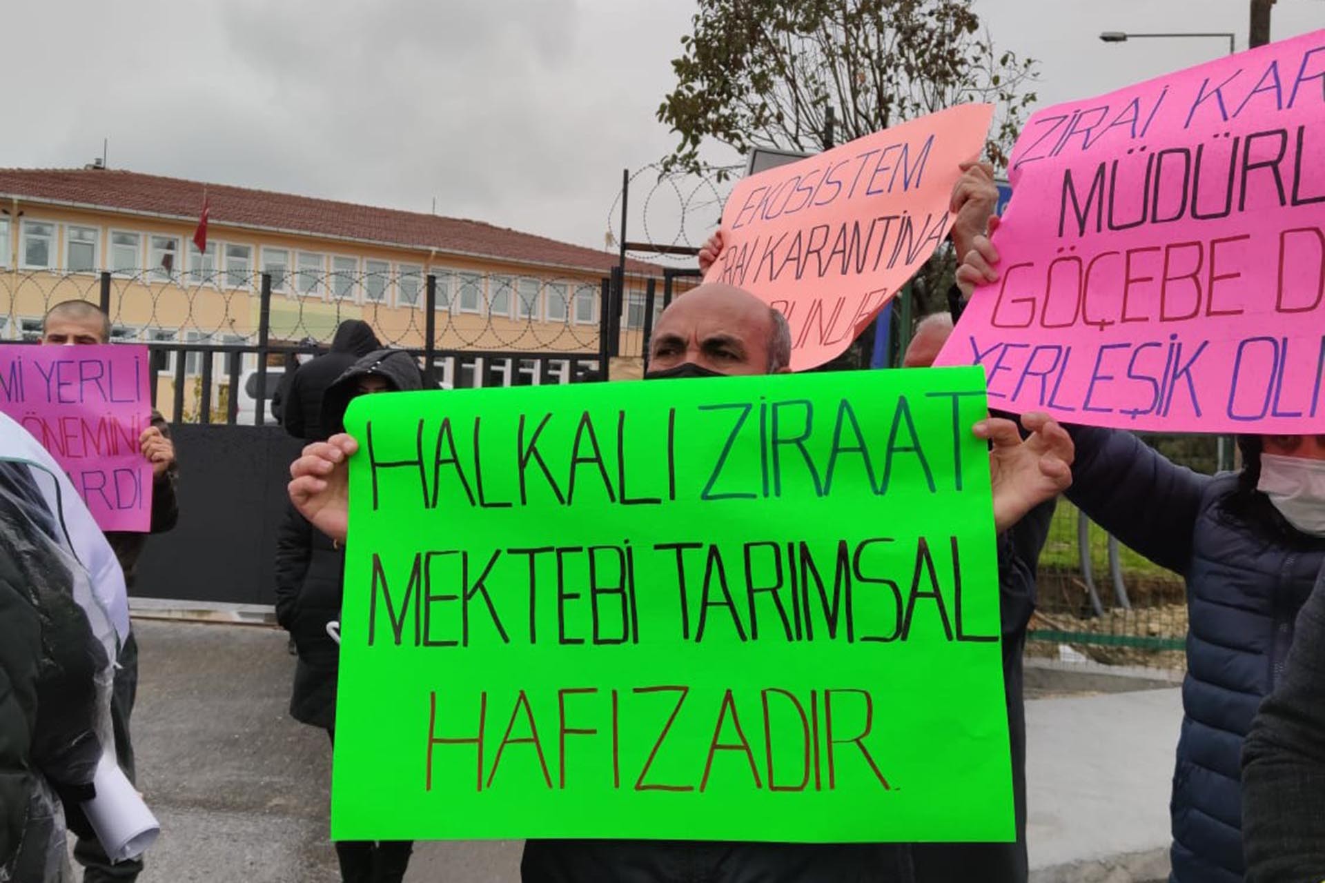 Halkalı Ziraat Mektebi tarımsal hafızadır yazılı pankart