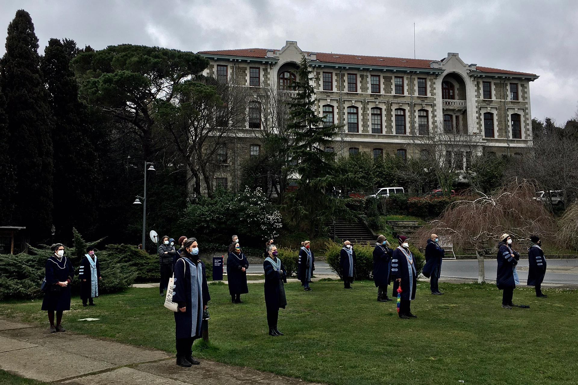 Boğaziçi akademisyenleri nöbet eyleminde 