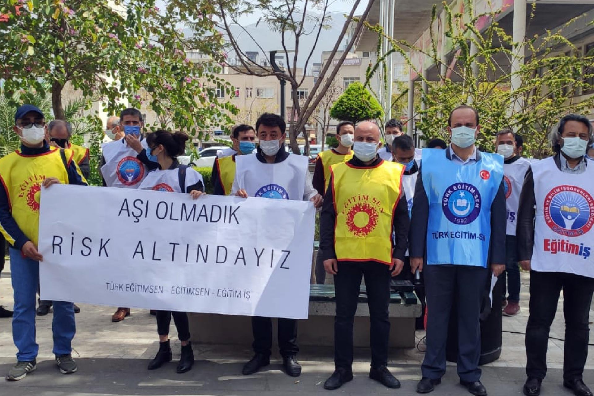 Eğitim emekçilerinden ortak eylem: Risk altındayız, aşı istiyoruz