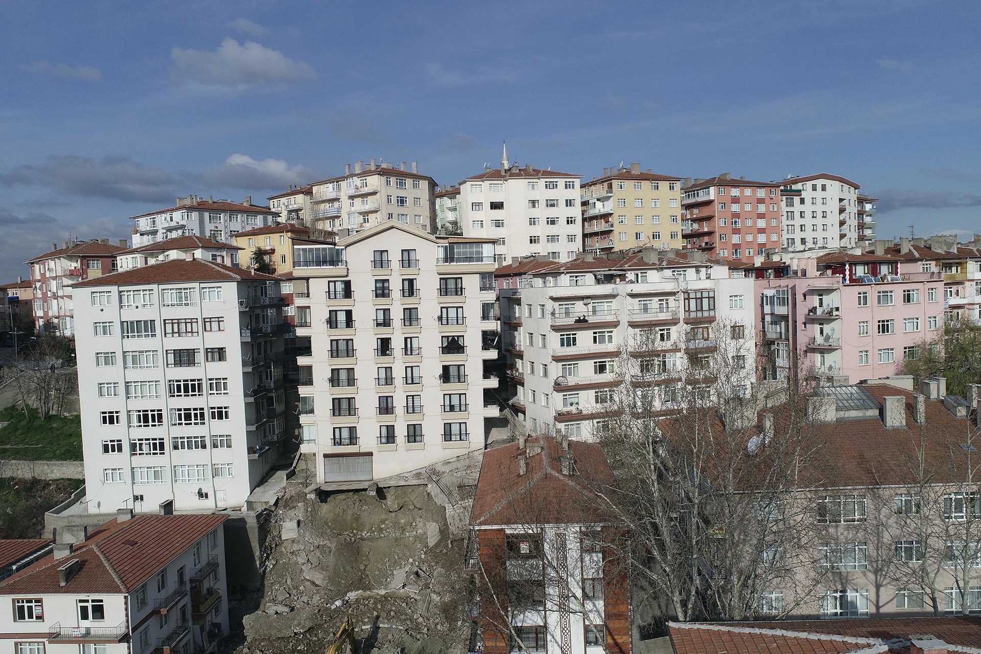 Ankara'da yıkılan bina