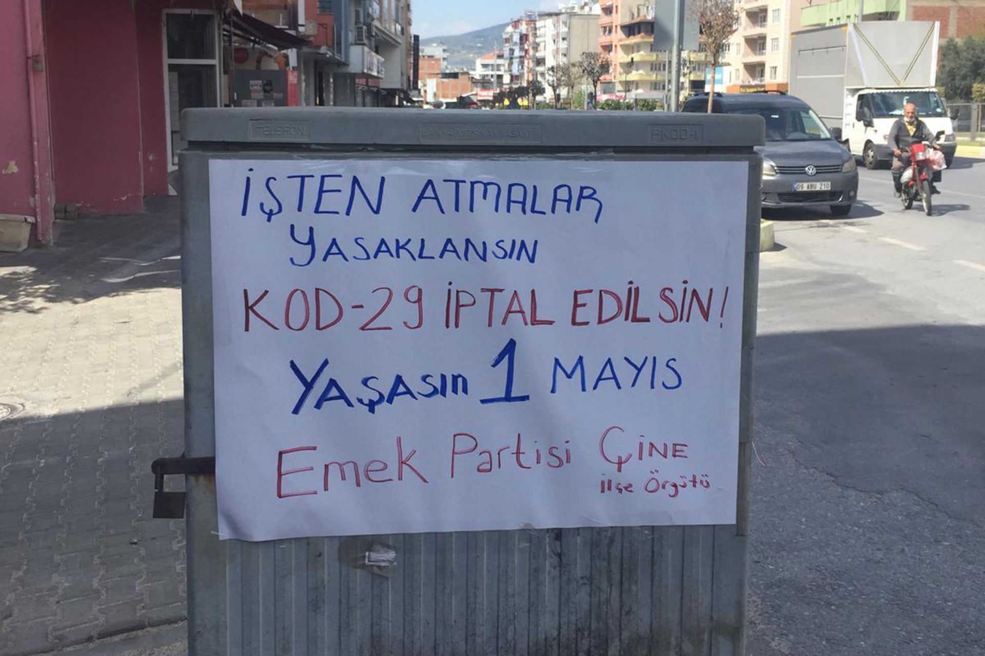 Çine emniyeti tarafından toplatılan EMEP Çine İlçe Örgütünün 1 mayıs afişi 