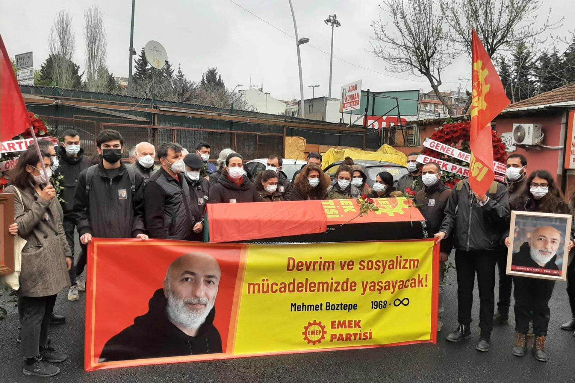 Mehmet Boztepe için düzenlenen törene katılanlar