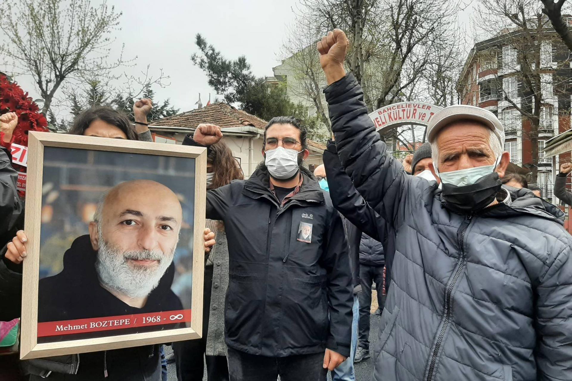 Mehmet Boztepe için düzenlenen törene katılanlar