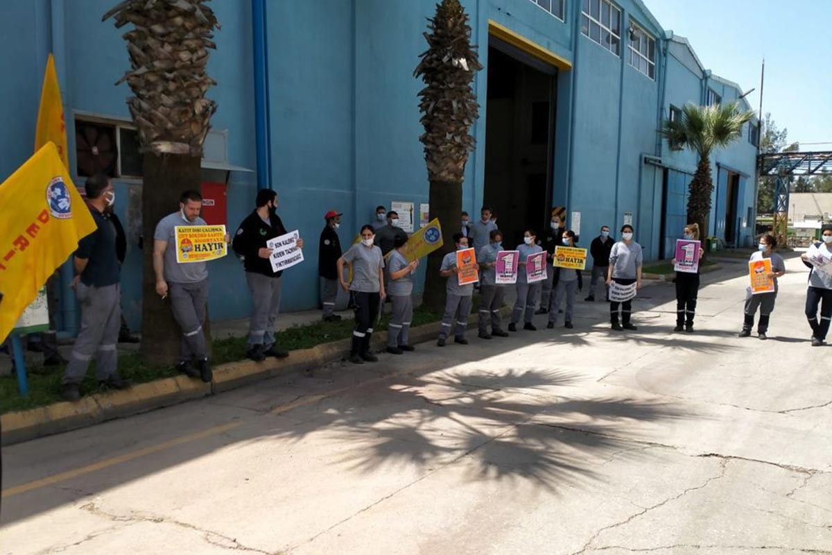 Deriteks Çiğli Akar Deri işçileri 1 Mayıs açıklaması.