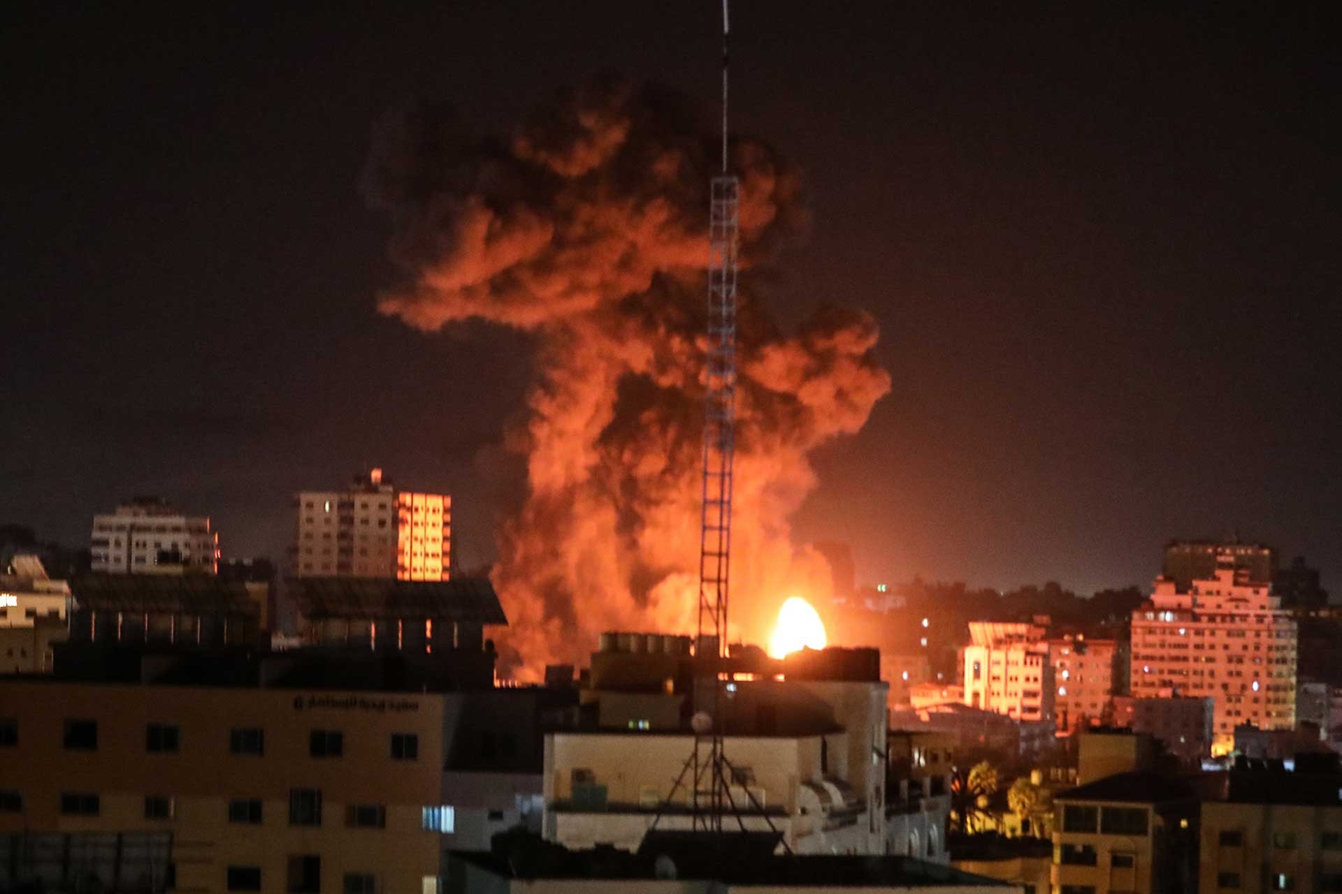 Gazze'ye bombalı saldırı.