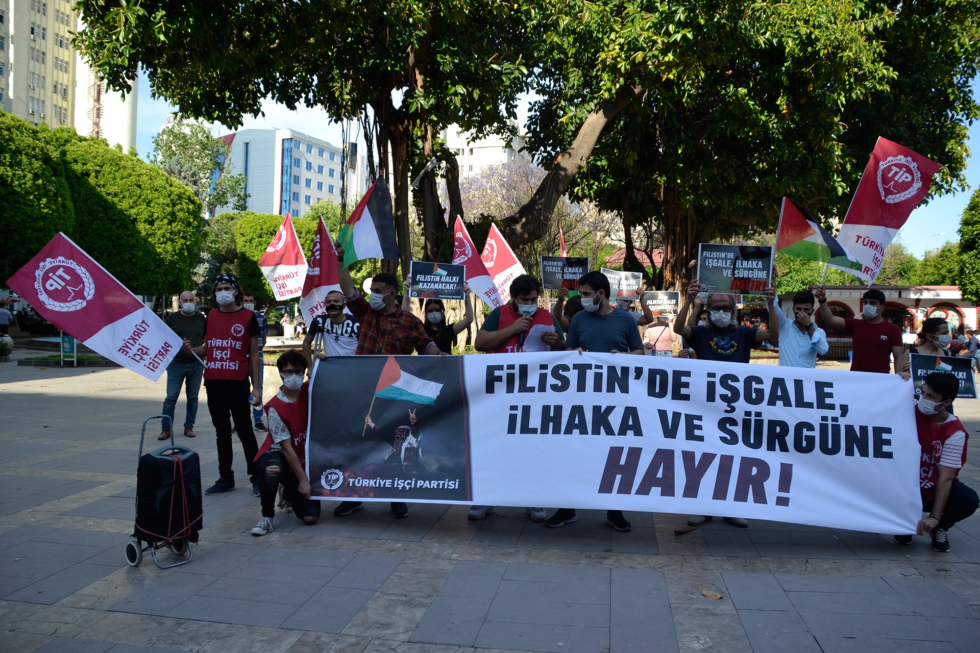 Adana'da gerçekleştirilen Filistin'e destek eyleminde bir fotoğraf.