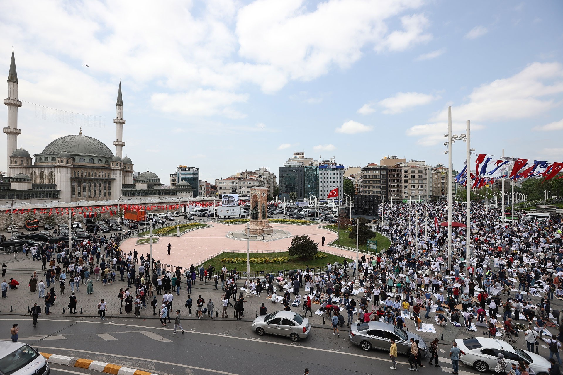 Taksim Camisi açılışı