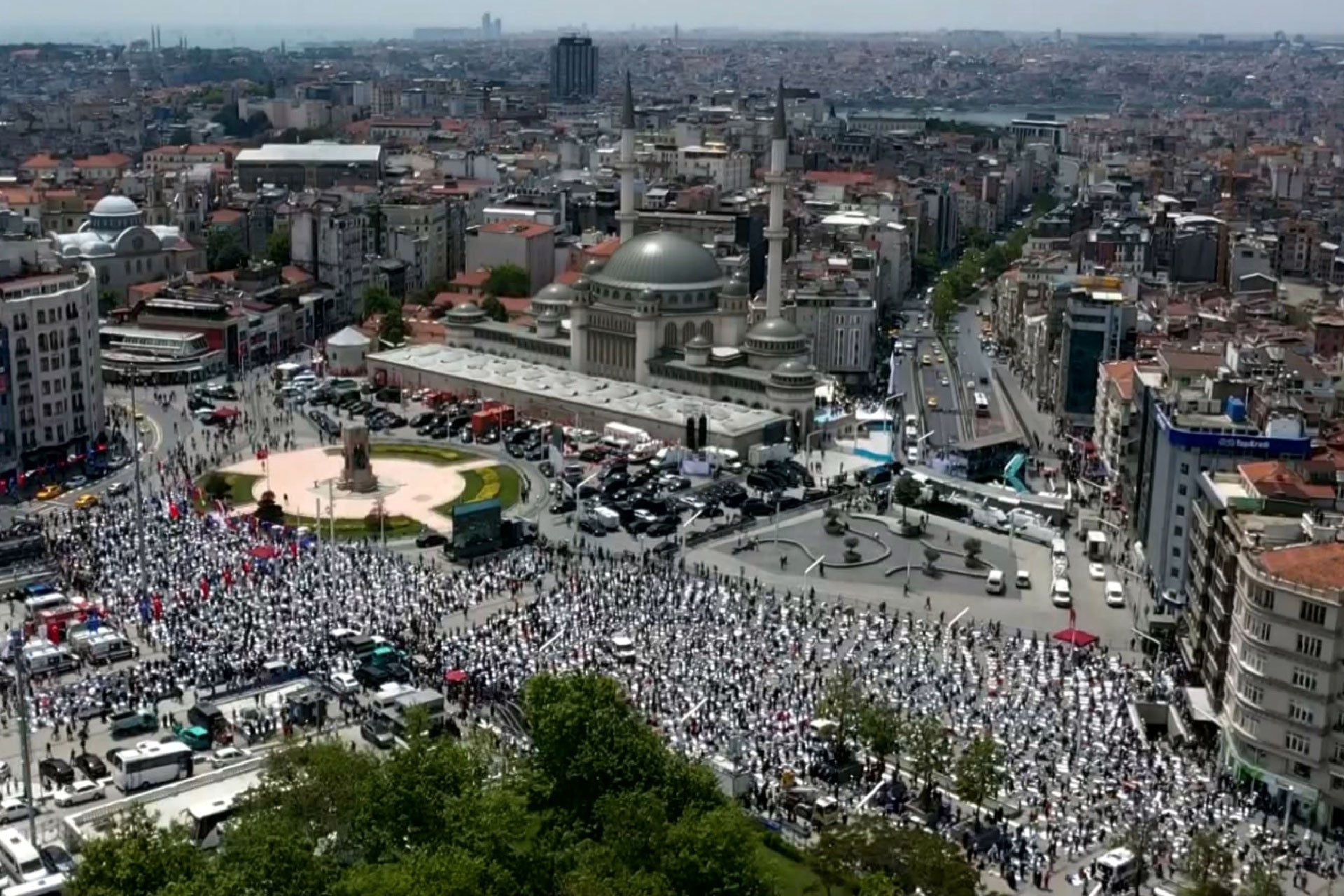 Taksim Camisi açılışı