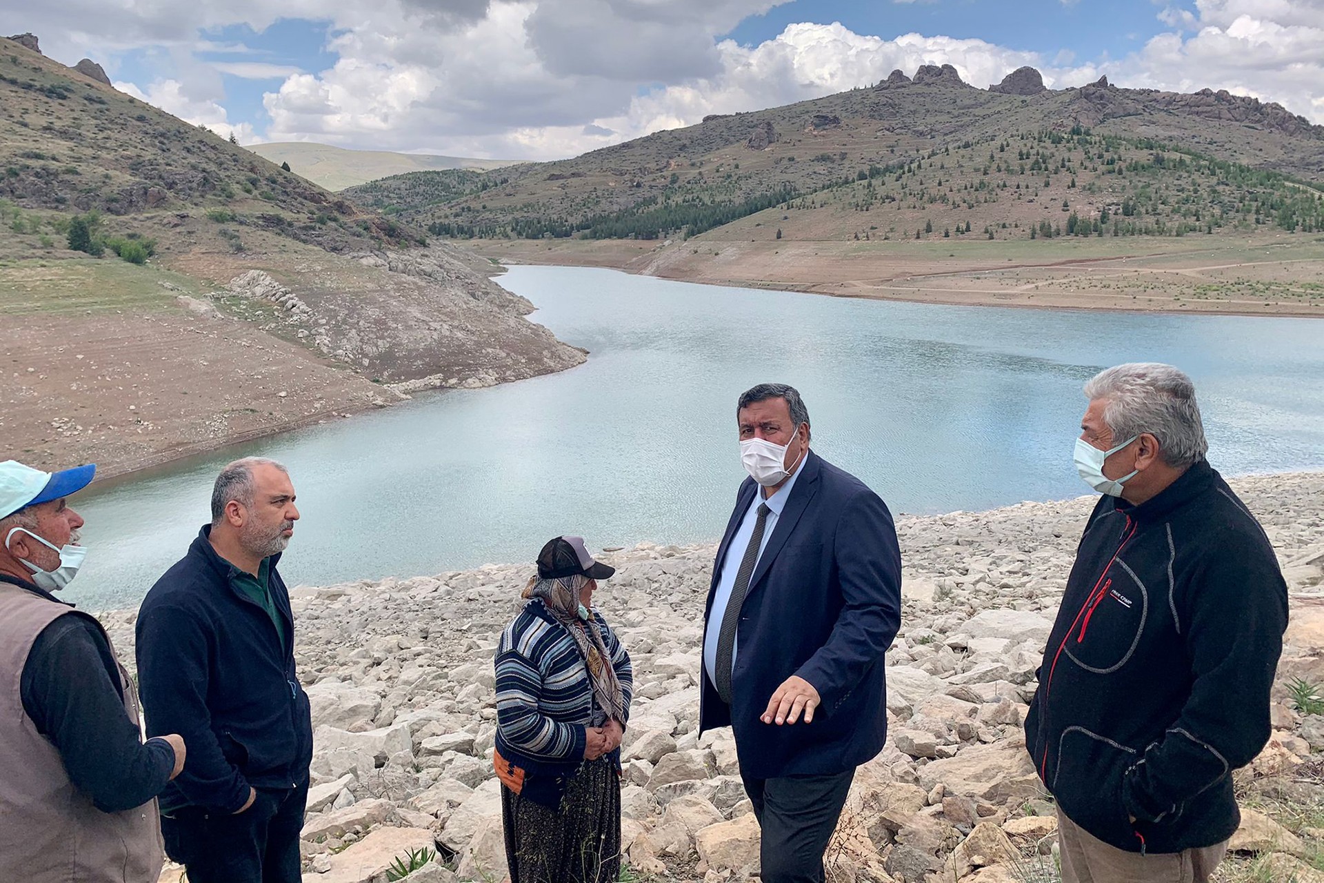 CHP'li Gürer, Niğde’de bazı göletlerde su seviyesinin düşmesini yerinde inceledi