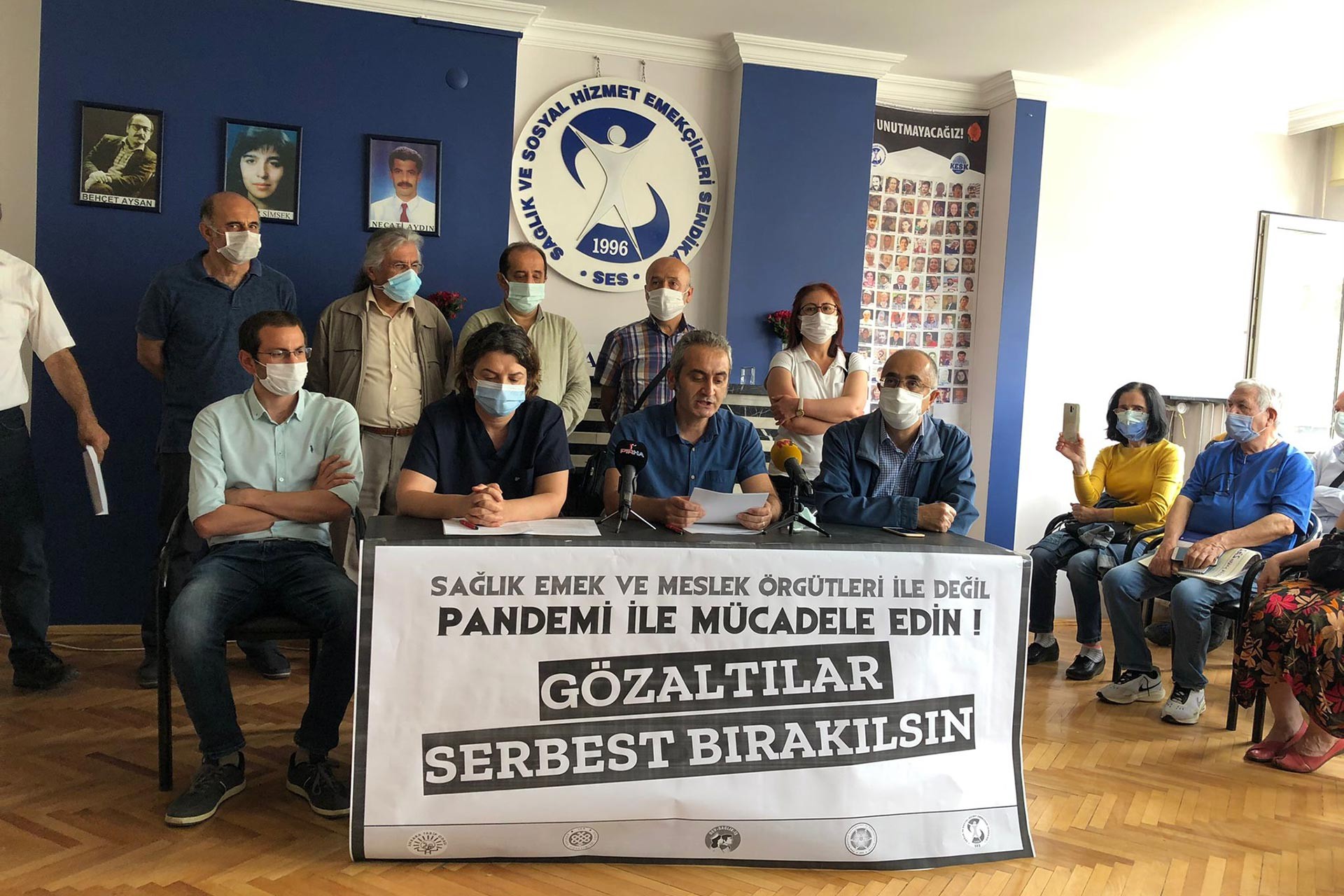 SES üye ve yöneticilerinin gözaltına alınmasına karşı yapılan açıklama