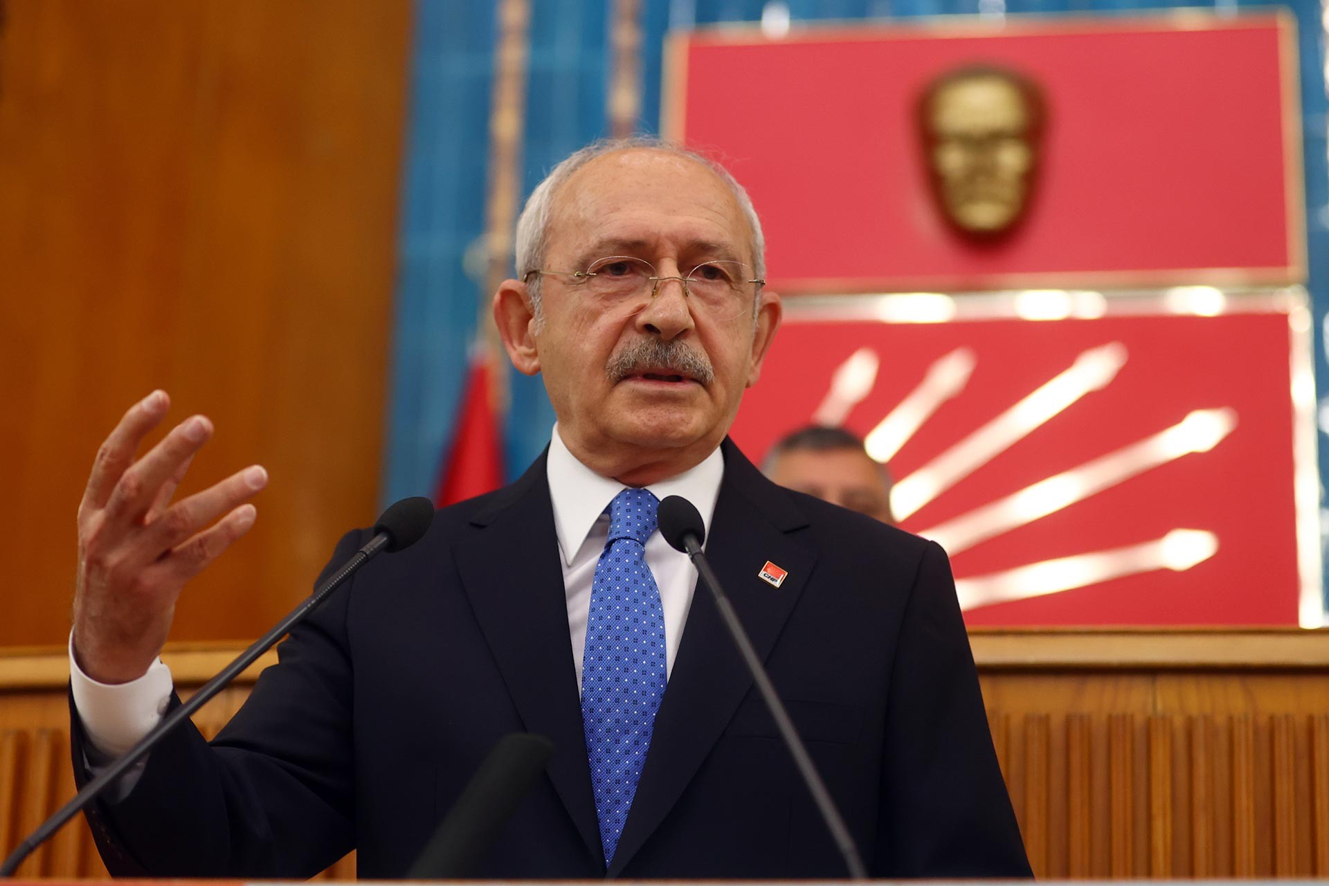 Kemal Kılıçdaroğlu, partisinin TBMM Grup Toplantısı'nda kürsüde konuşuyor