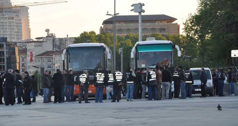 Taksim Meydanı araç ve yaya trafiğine açıldı