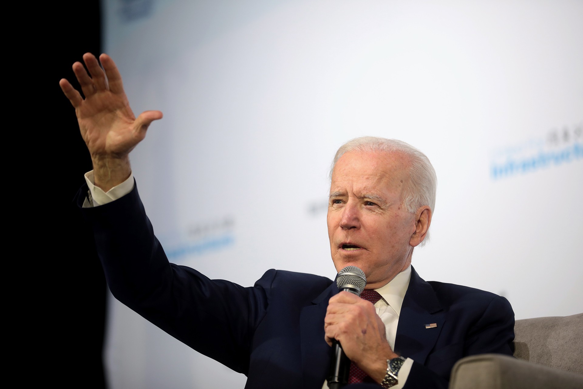 Biden, özel şirketleri çalışanlarına aşı zorunluluğu getirmeye çağırdı