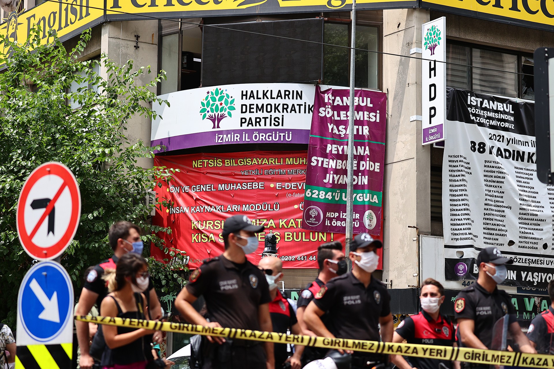 Gunman attacks HDP office and kills Deniz Poyraz