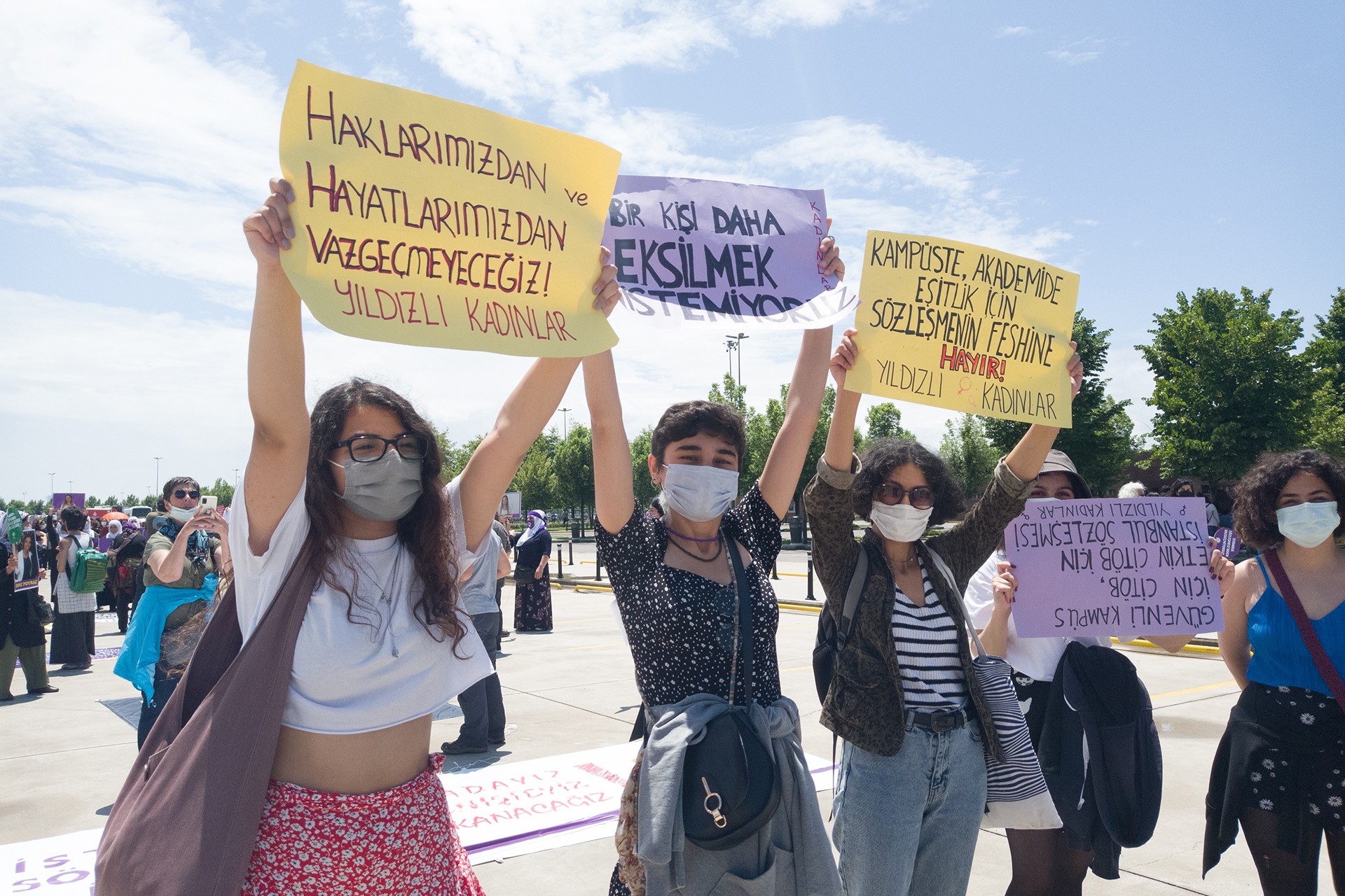 Kadınlar İstanbul Sözleşmesi için Maltepe'de bir araya geldi