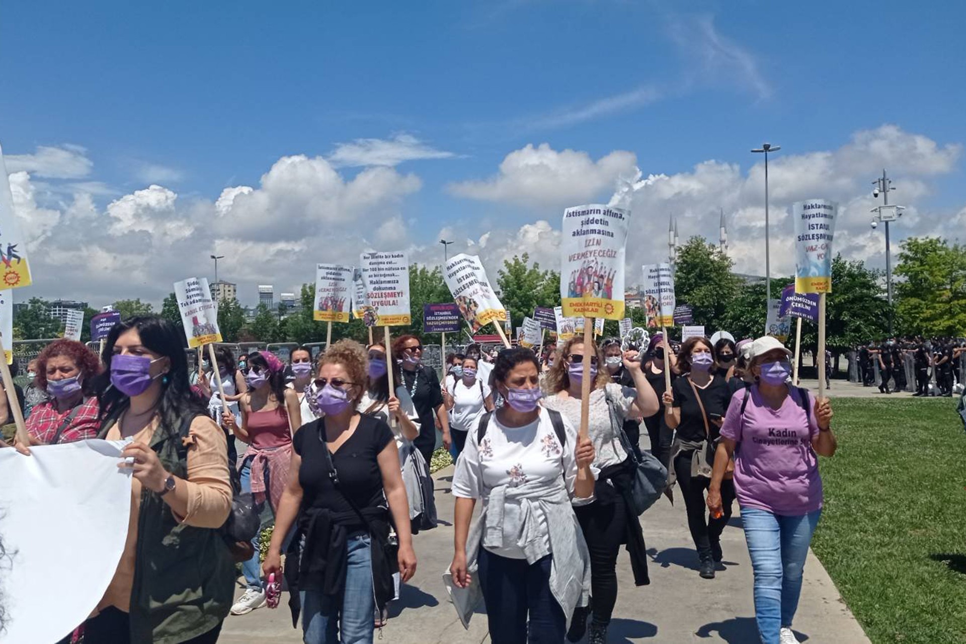 Kadınlar İstanbul Sözleşmesi için Maltepe'de bir araya geldi