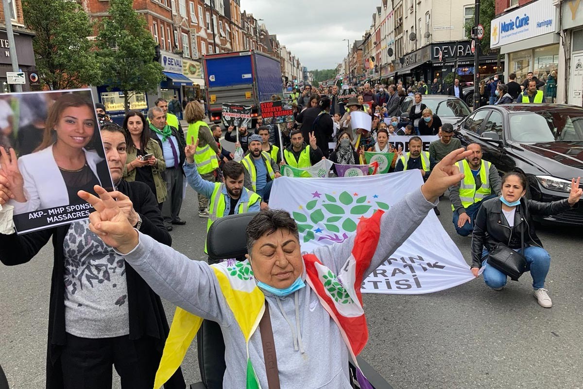 Londra'da Deniz Poyraz için kitlesel protesto