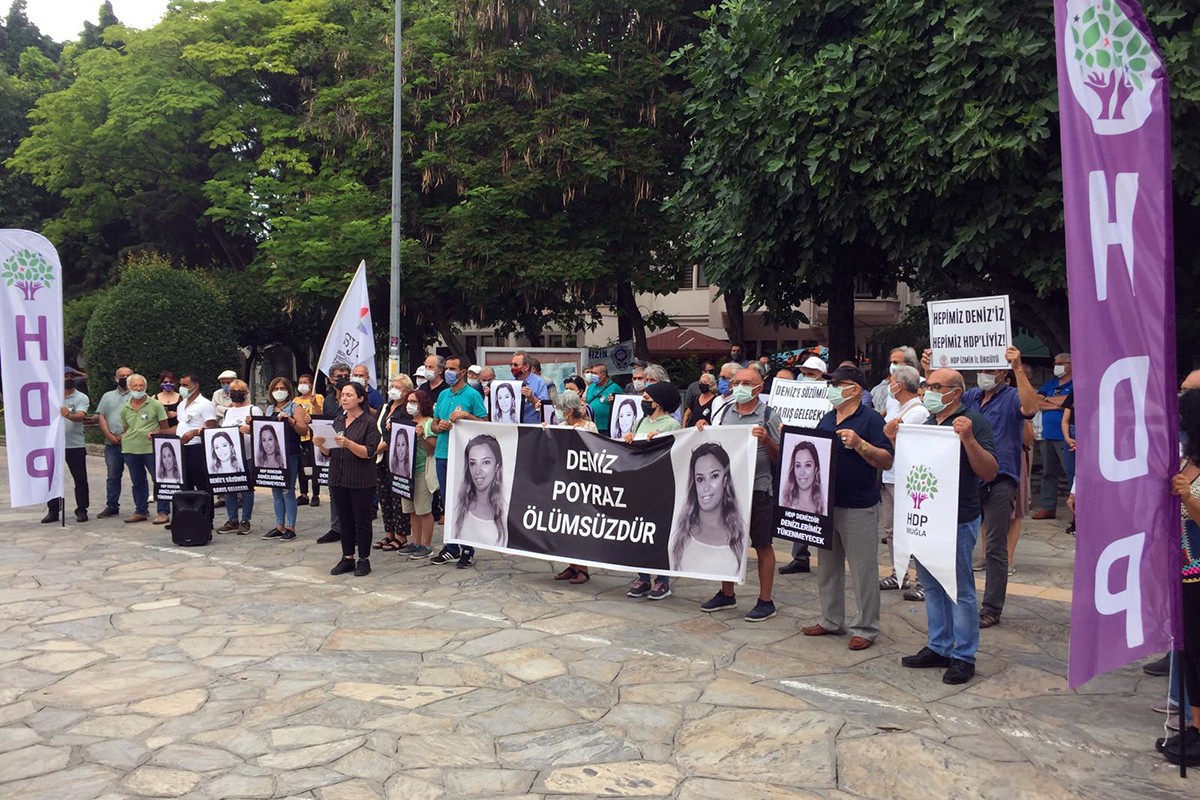 Muğla'da yapılan açıklamaya katılanlar