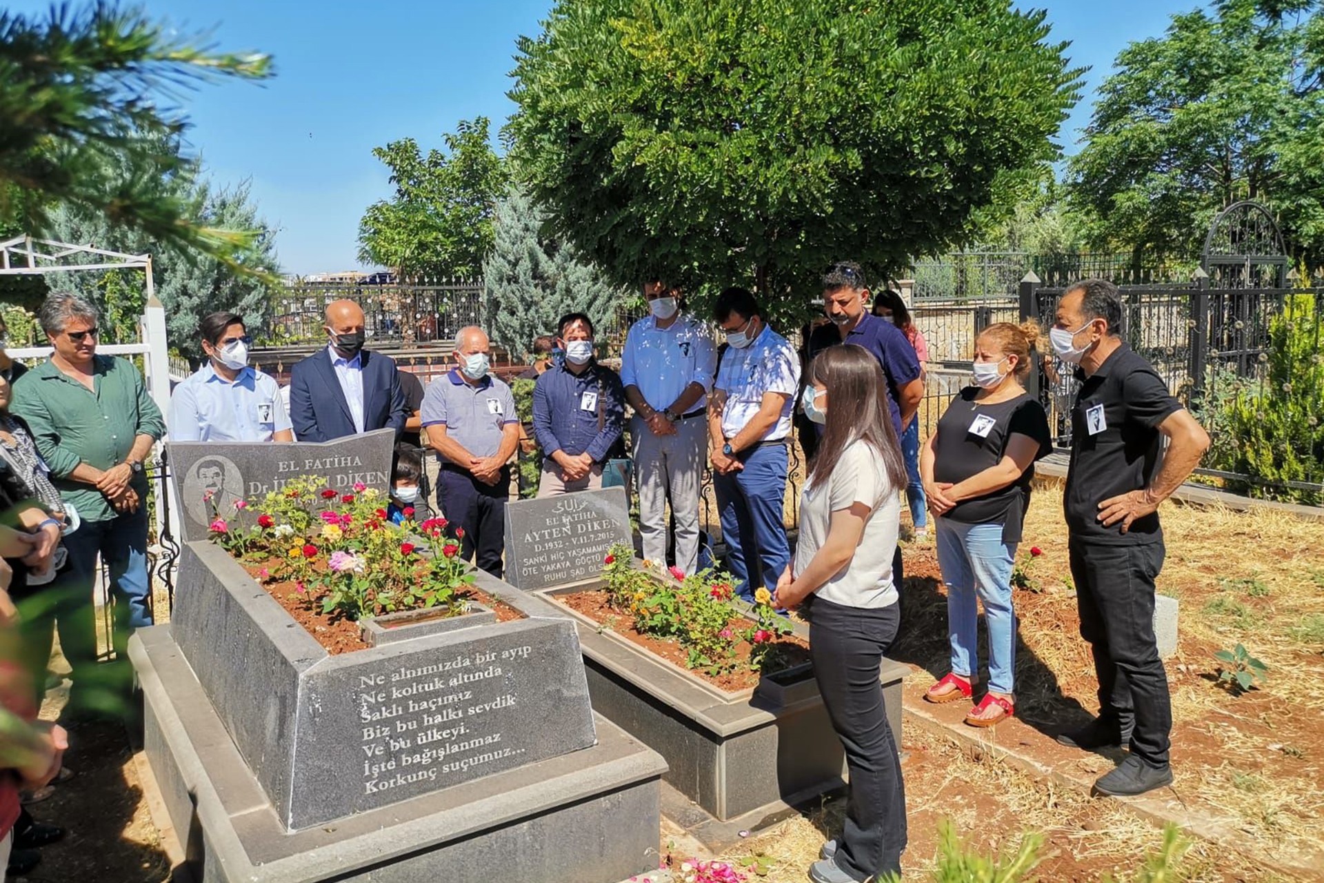 İlhan Diken'in mezar başındaki anma