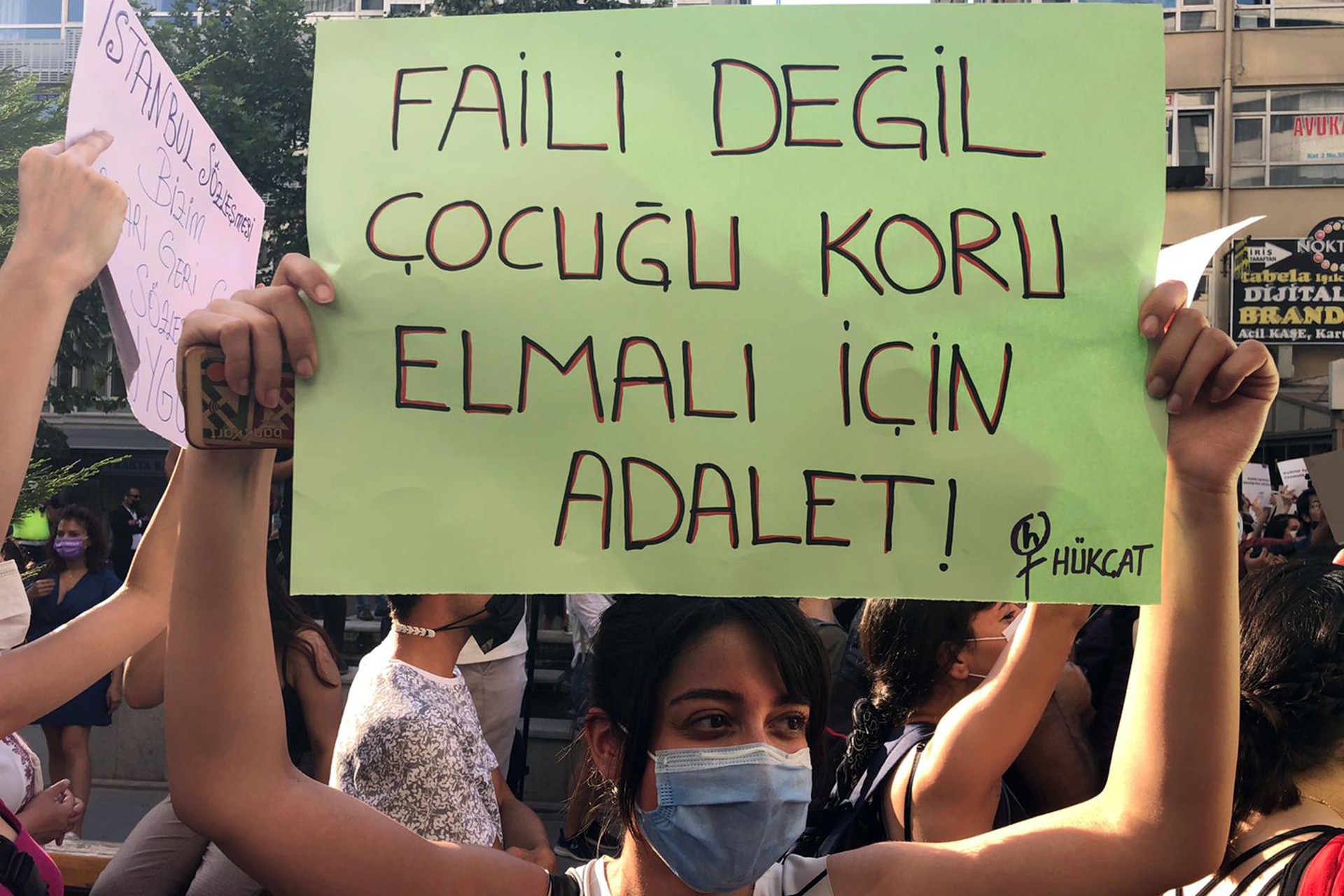 Ankara'da İstanbul Sözleşmesi eyleminde toplanan kadınlar