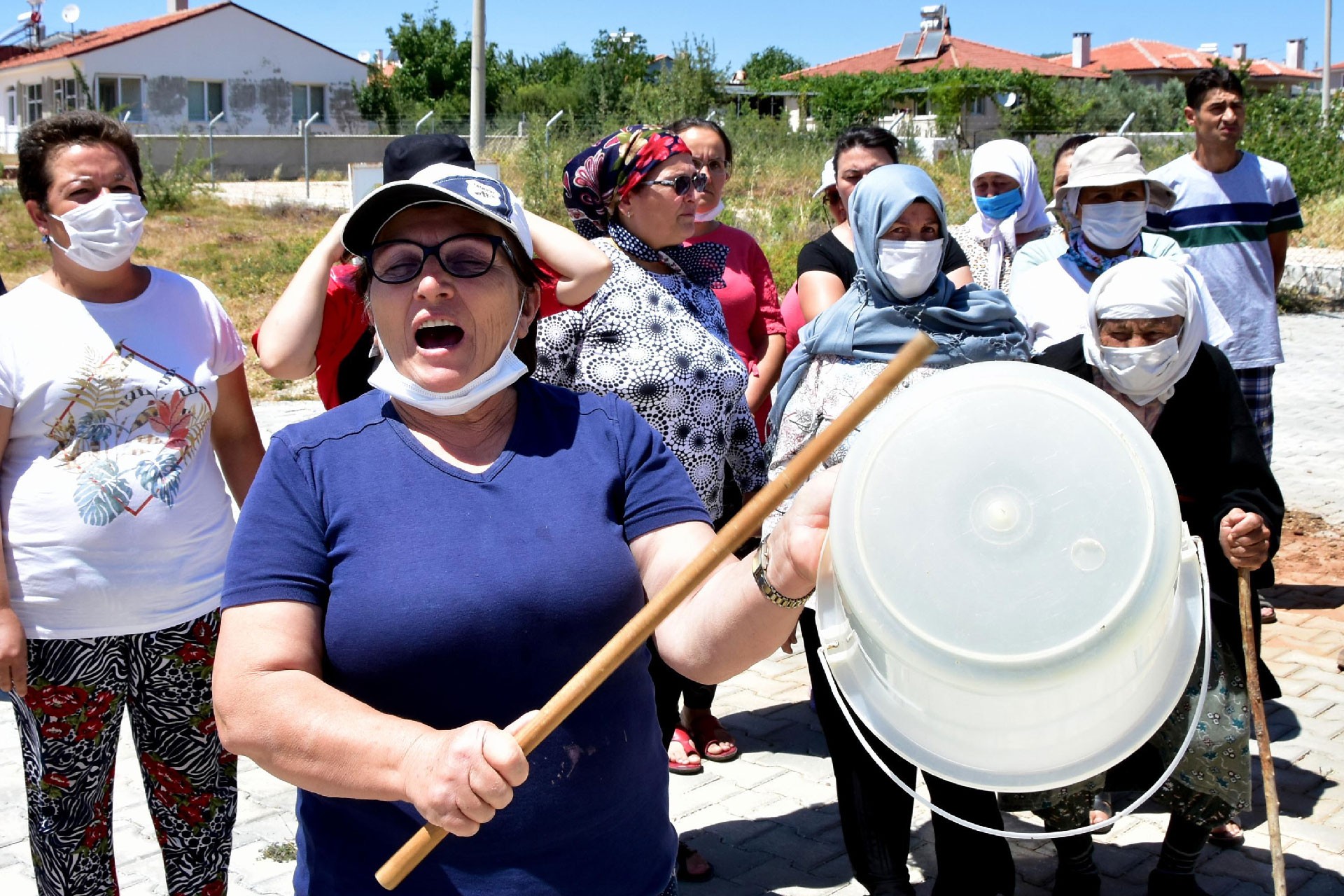 İkizceliler su kesintilerine tepkili