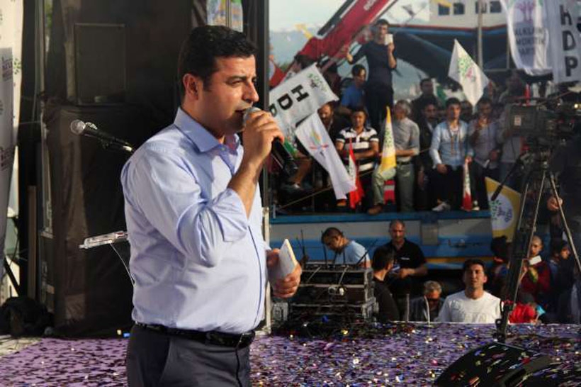 Demirtaş: Mercedes'i geri aldık, sarayı da geri alacağız