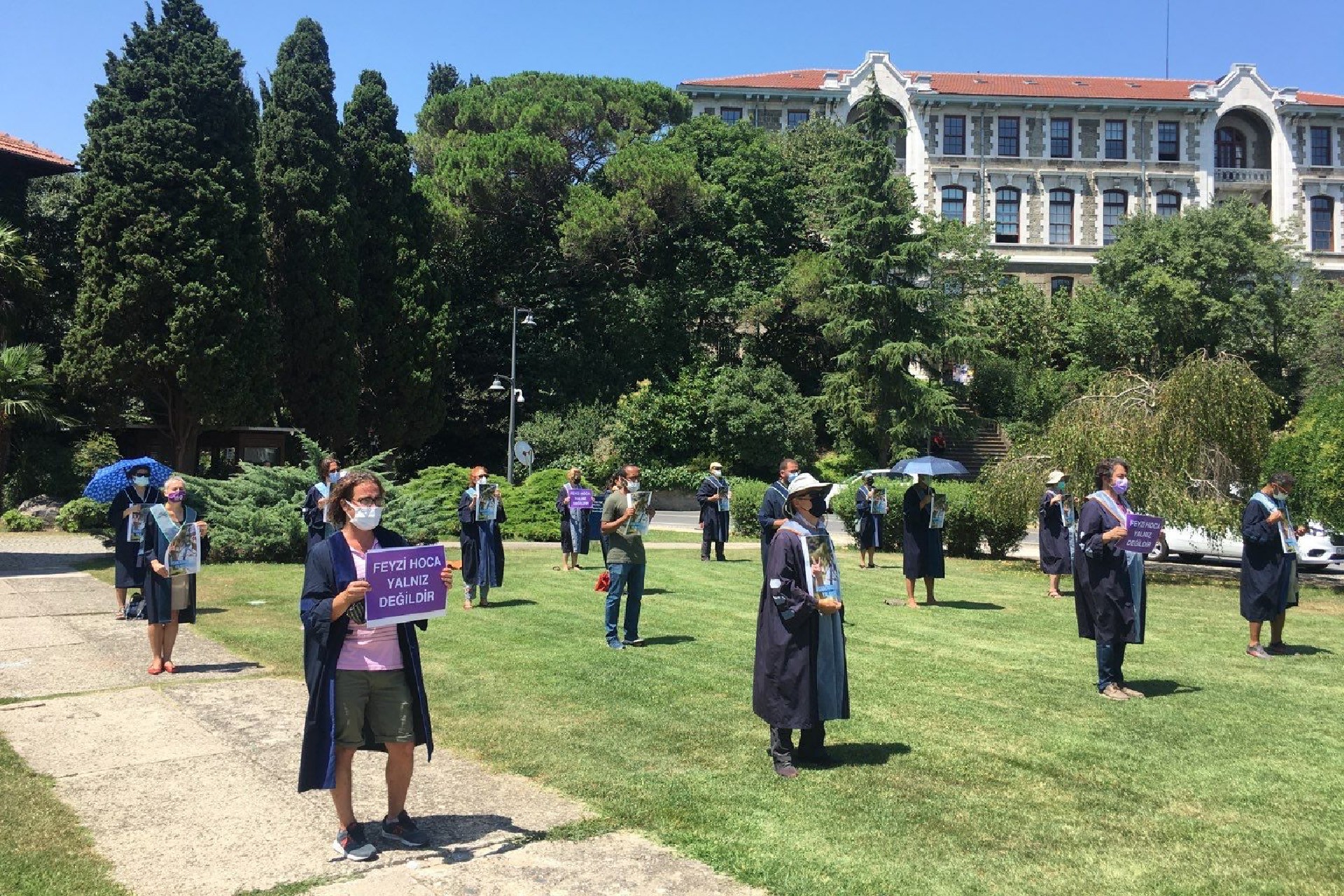 Boğaziçi Üniversitesi Akademisyenleri