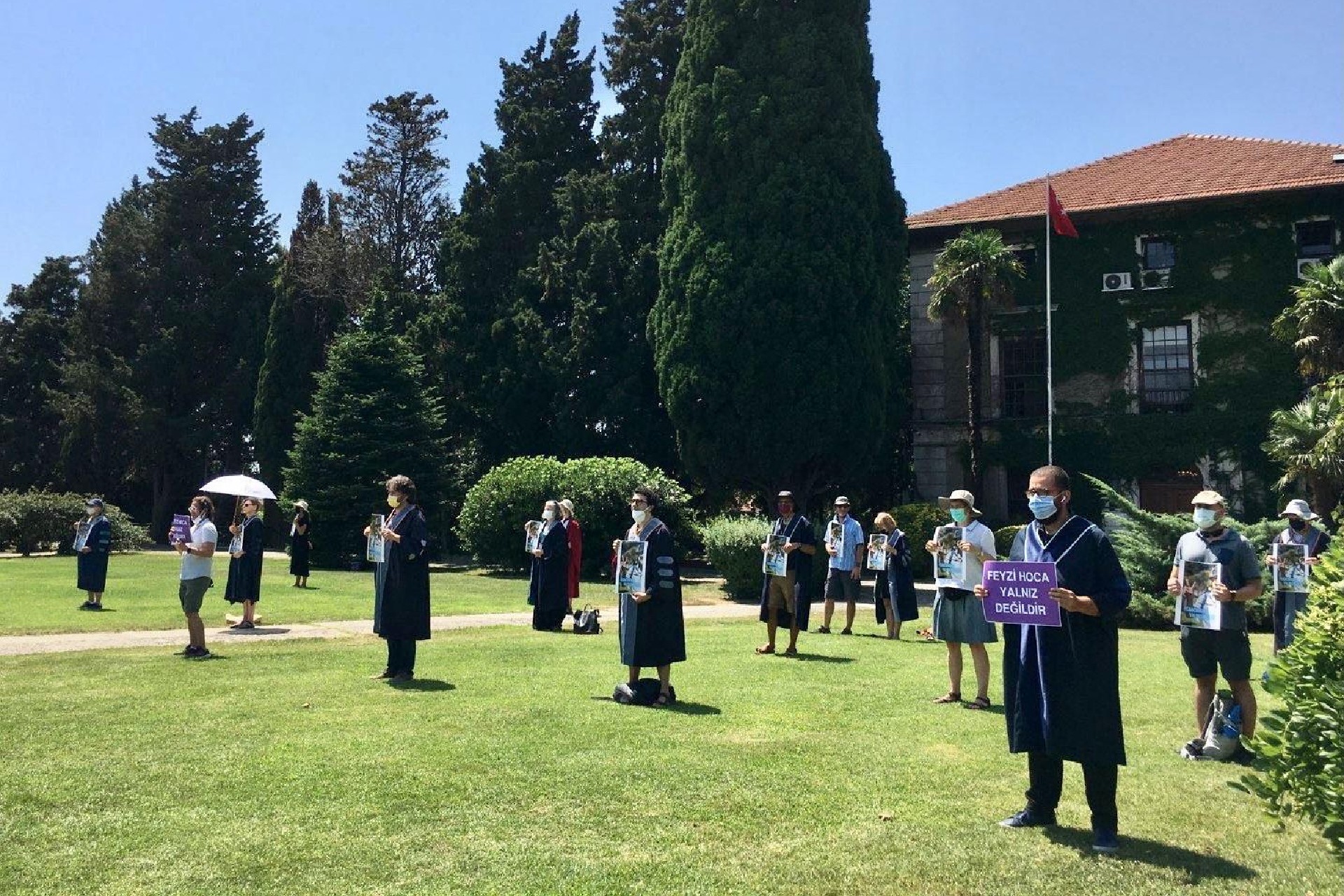 Boğaziçi Üniversitesi Akademisyenleri