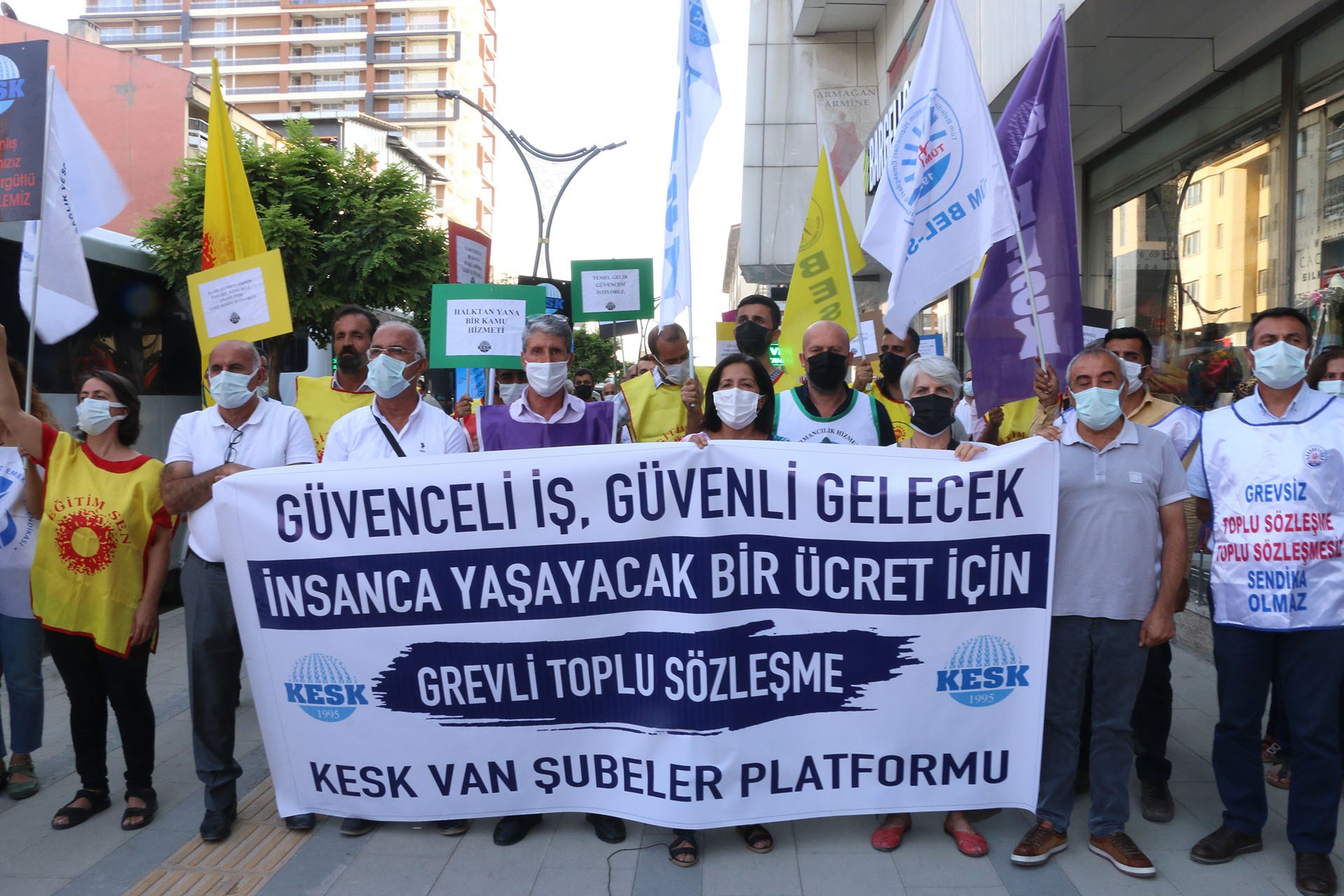 KESK Van Şubeler Platformu basın açıklaması düzenledi