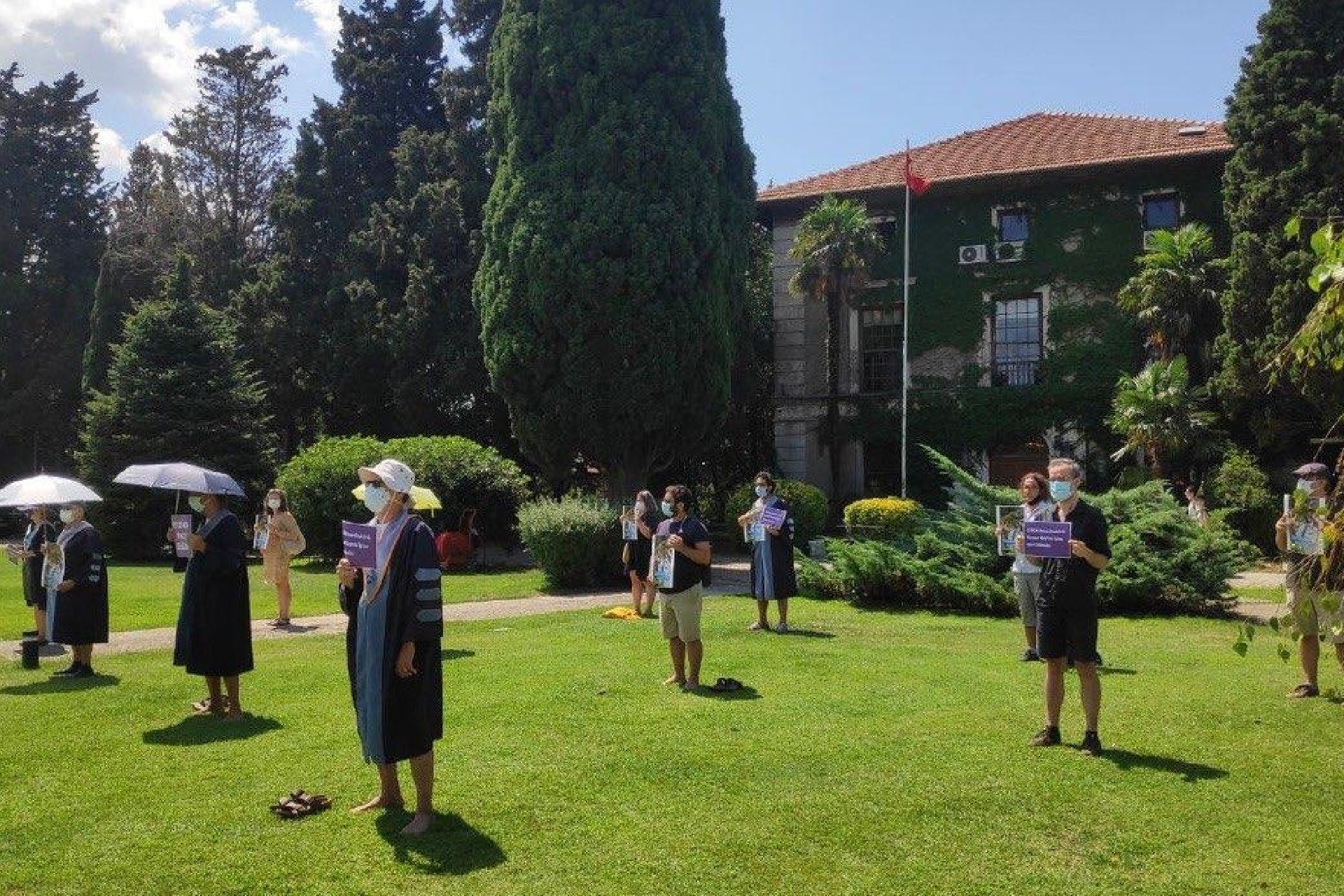 Boğaziçi Üniversitesi akademisyenleri