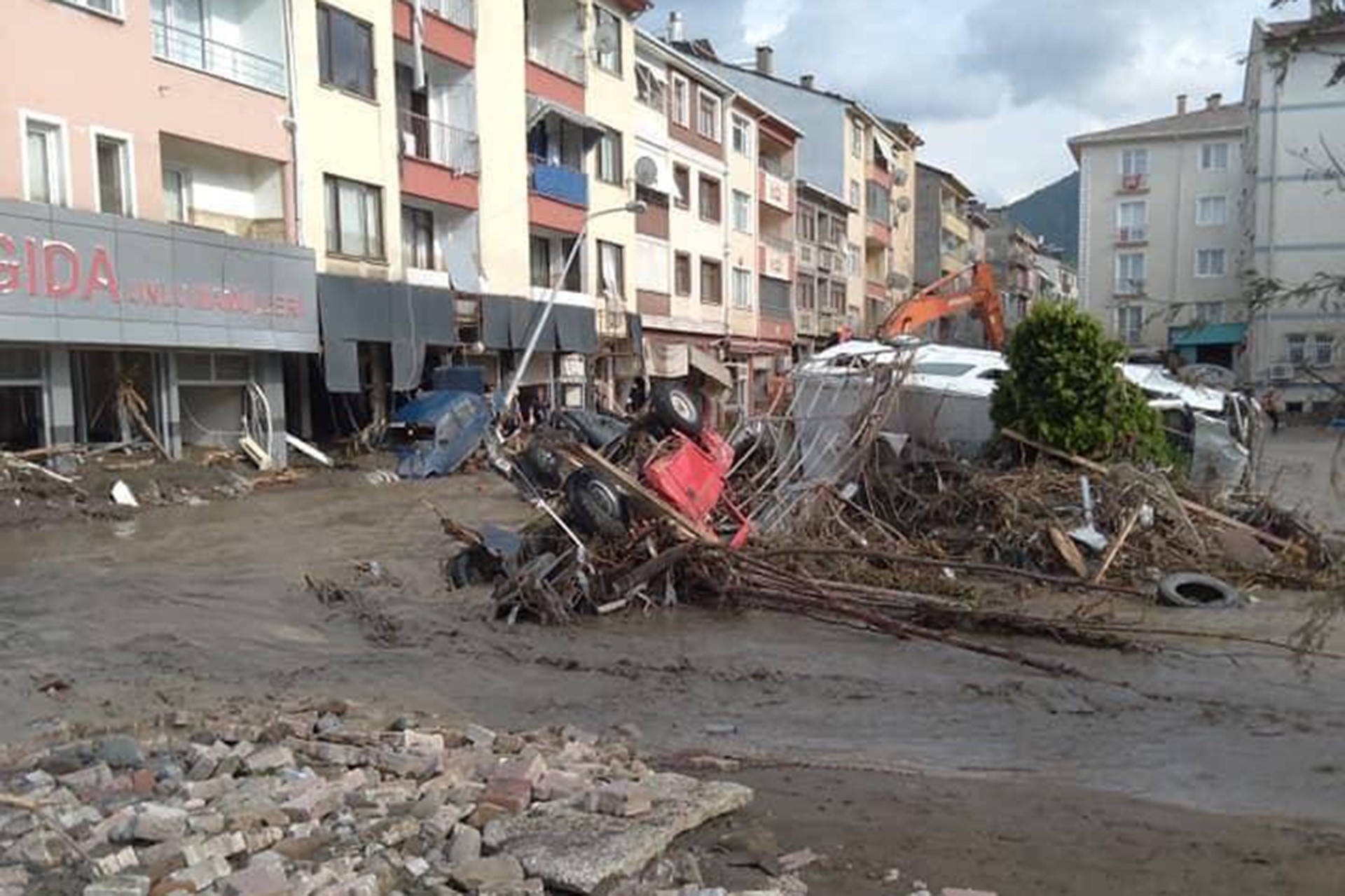 Kastamonu'nun Bozkurt ilçesinde meydana gelen selin ardından çekilmiş bir fotoğraf.