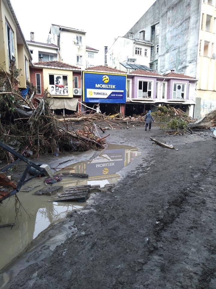 Kastamonu'nun Bozkurt ilçesinde meydana gelen selin ardından çekilmiş bir fotoğraf.