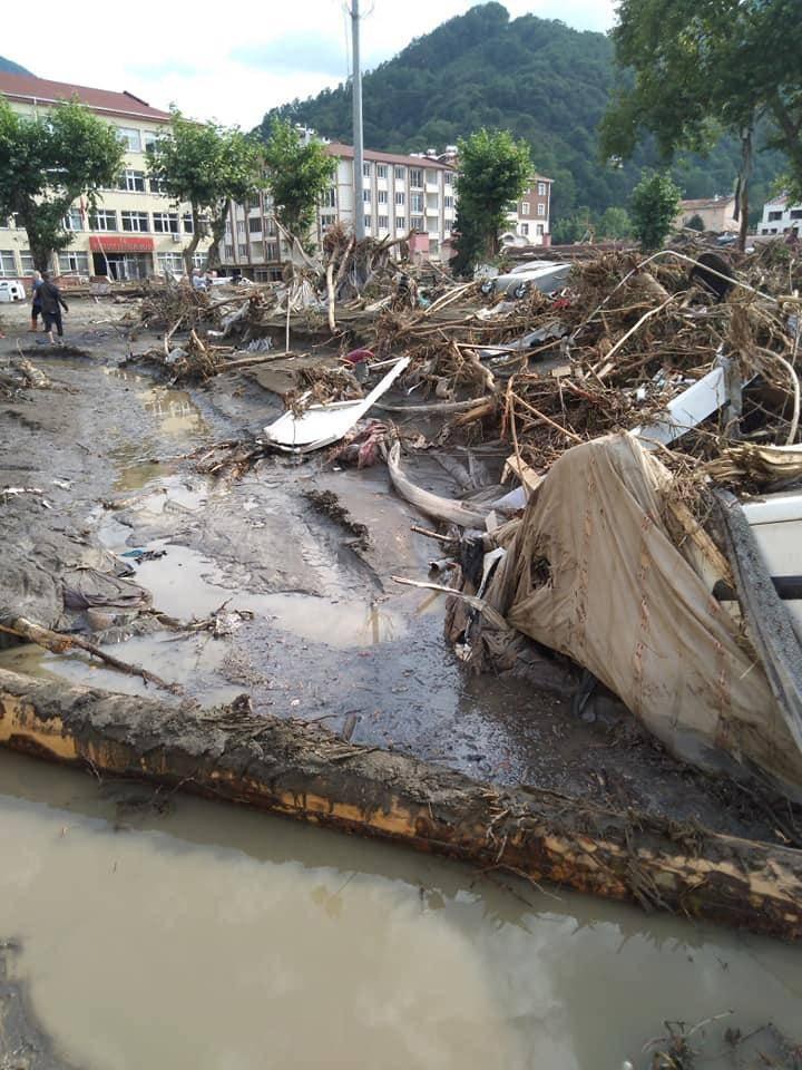 Kastamonu'nun Bozkurt ilçesinde meydana gelen selin ardından çekilmiş bir fotoğraf.