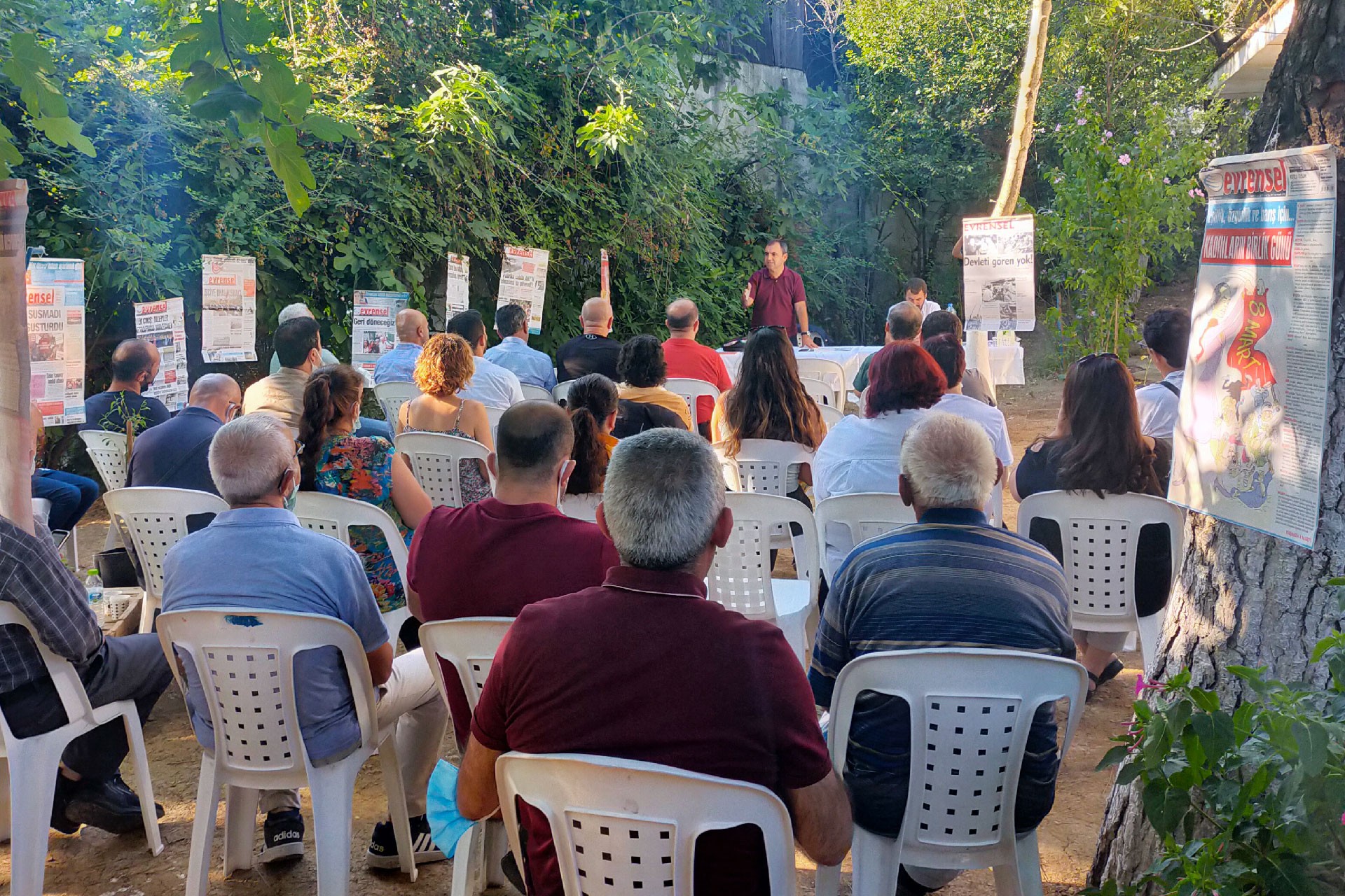 EMEP Genel Başkanı Ercüment Akdeniz, Körfez ilçe binası açılışında konuşurken