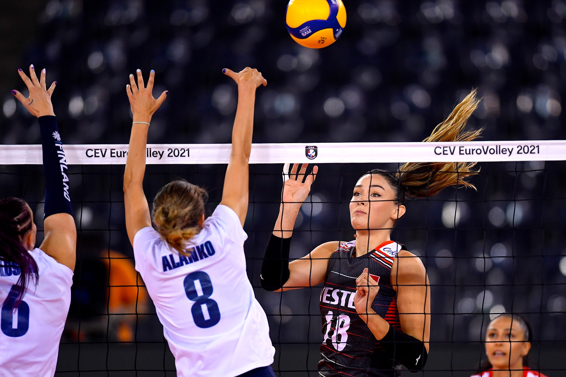 Türkiye A Milli Kadın Voleybol Takımının Avrupa Voleybol Şampiyonası'nda Finlandiya ile karşılaştığı maçtan bir fotoğraf.