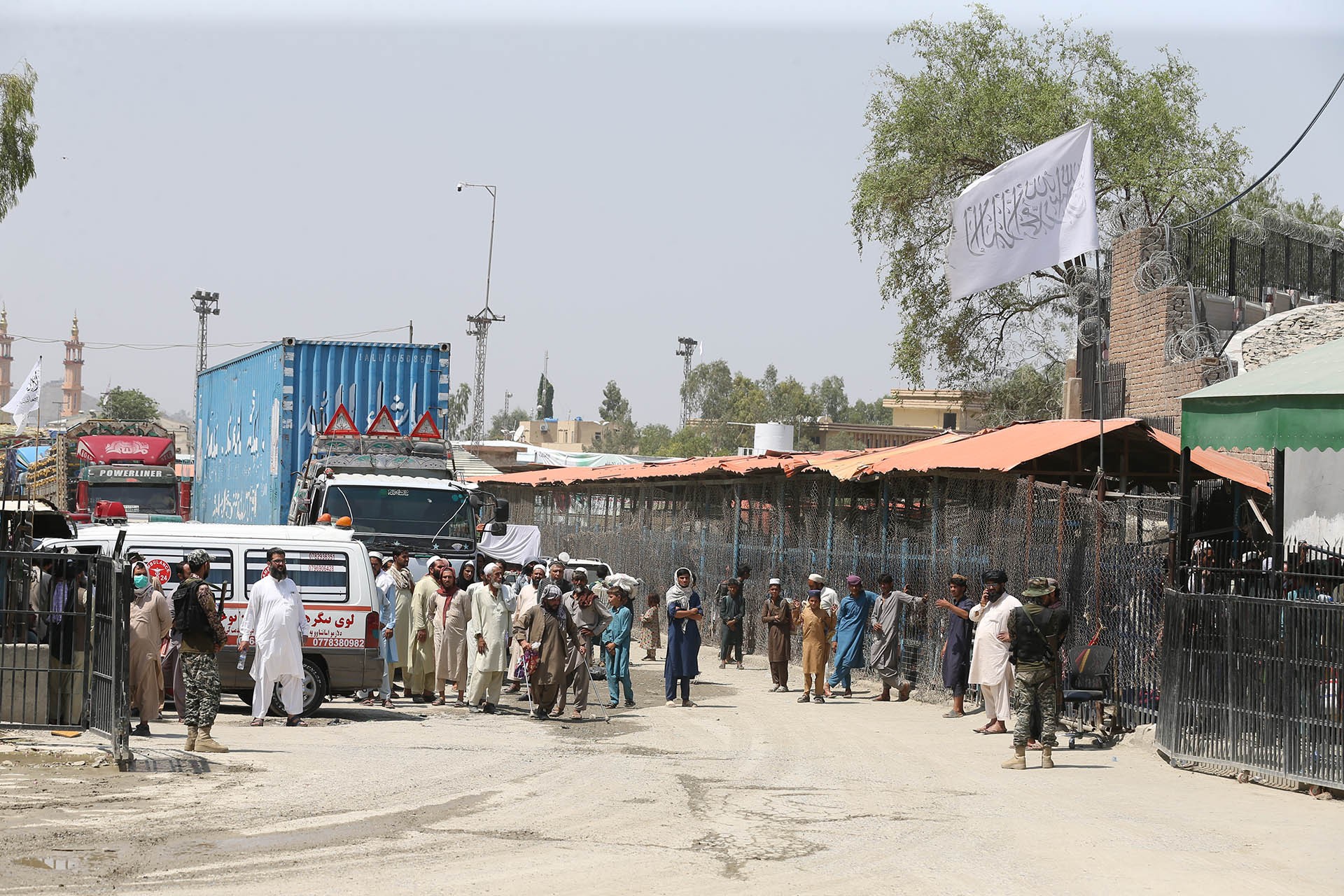 Taliban'dan kaçmak isteyen Afgan kadınlar