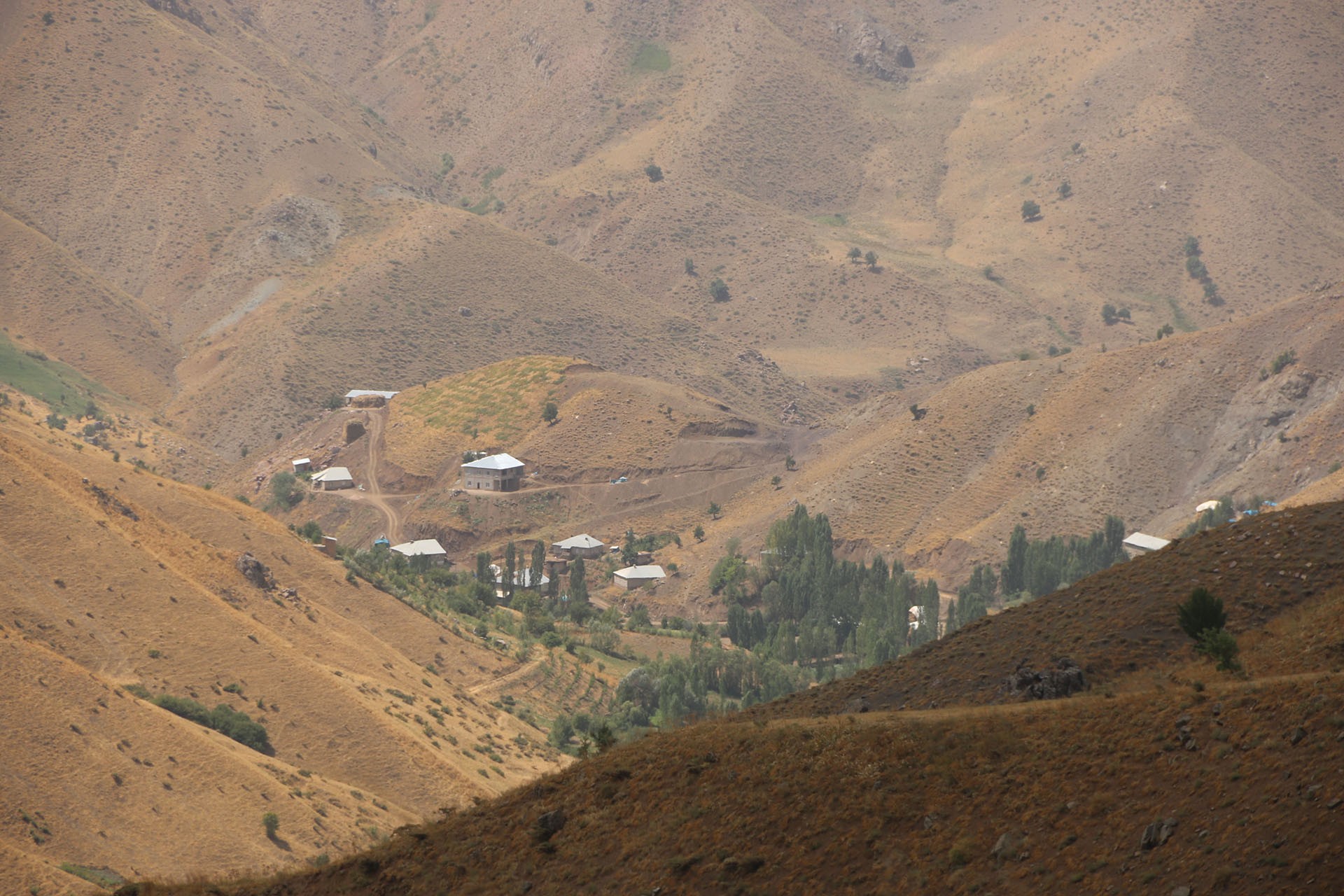 Hakkari'nin Şemdinli ilçesinin İran sınırındaki Çatalca'ya bağlı Erdemli mezrası