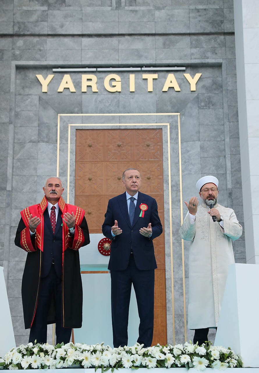 Mehmet Akarca, Tayyip Erdoğan ve Ali Erbaş dua etti