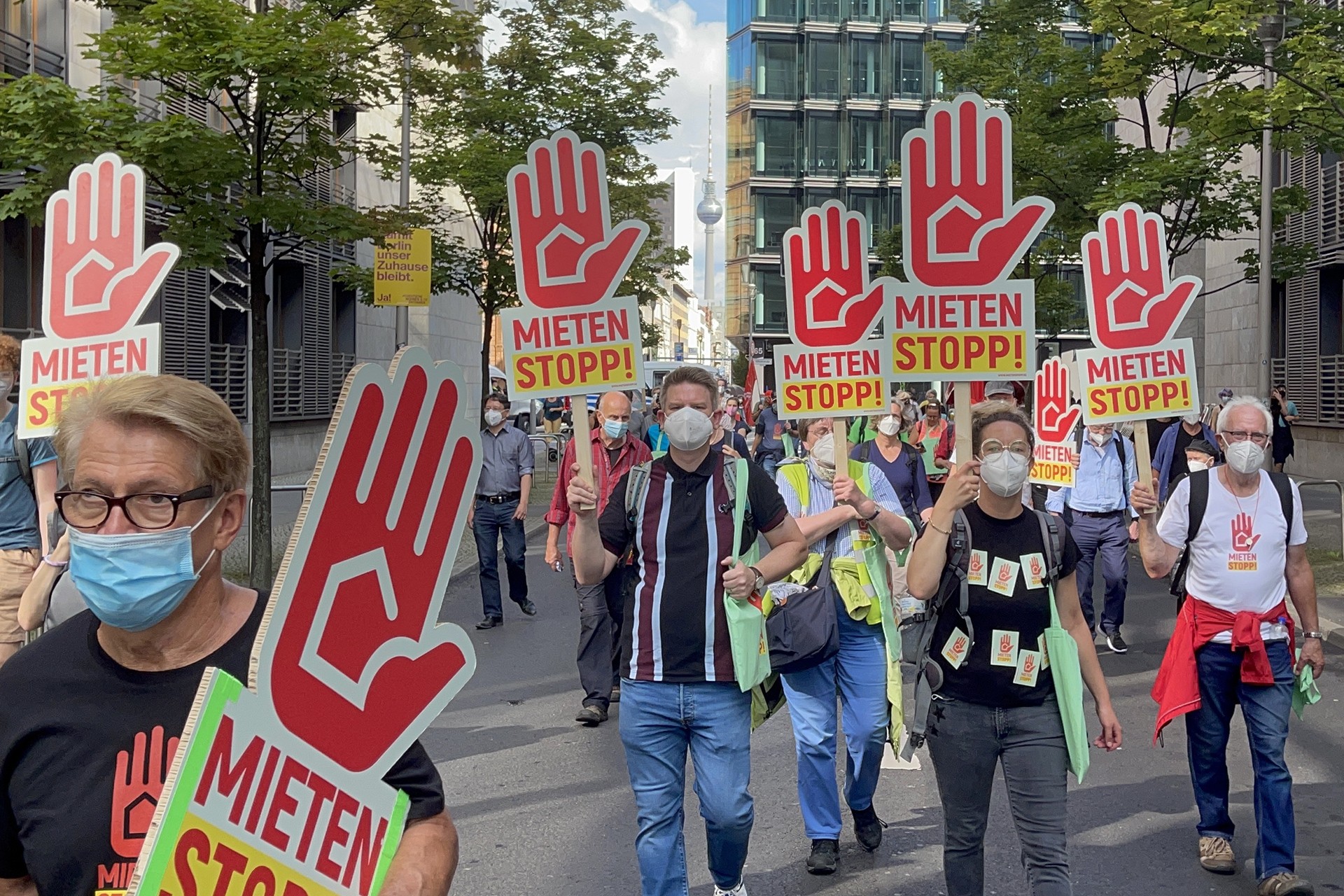 almanya da artan konut fiyatlari berlin de binlerce kisi tarafindan protesto edildi evrensel