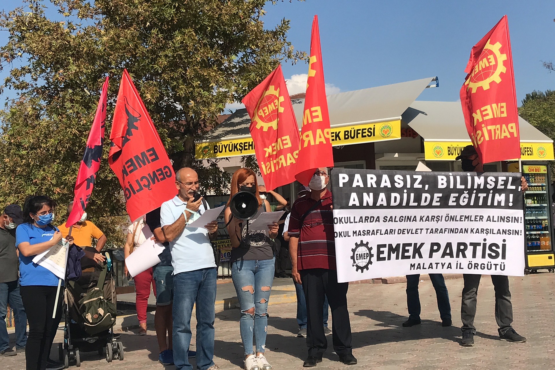 Emek Partisi Malatya İl Örgütü'nün basın açıklamasından bir fotoğraf.